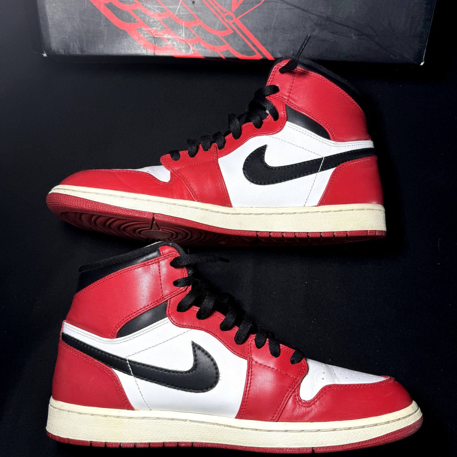 Jordan Brand Nike Air Jordan 1 Retro High Chicago 2013 Men's Shoes Size US 11.5 / EU 44-45 - 3 Thumbnail