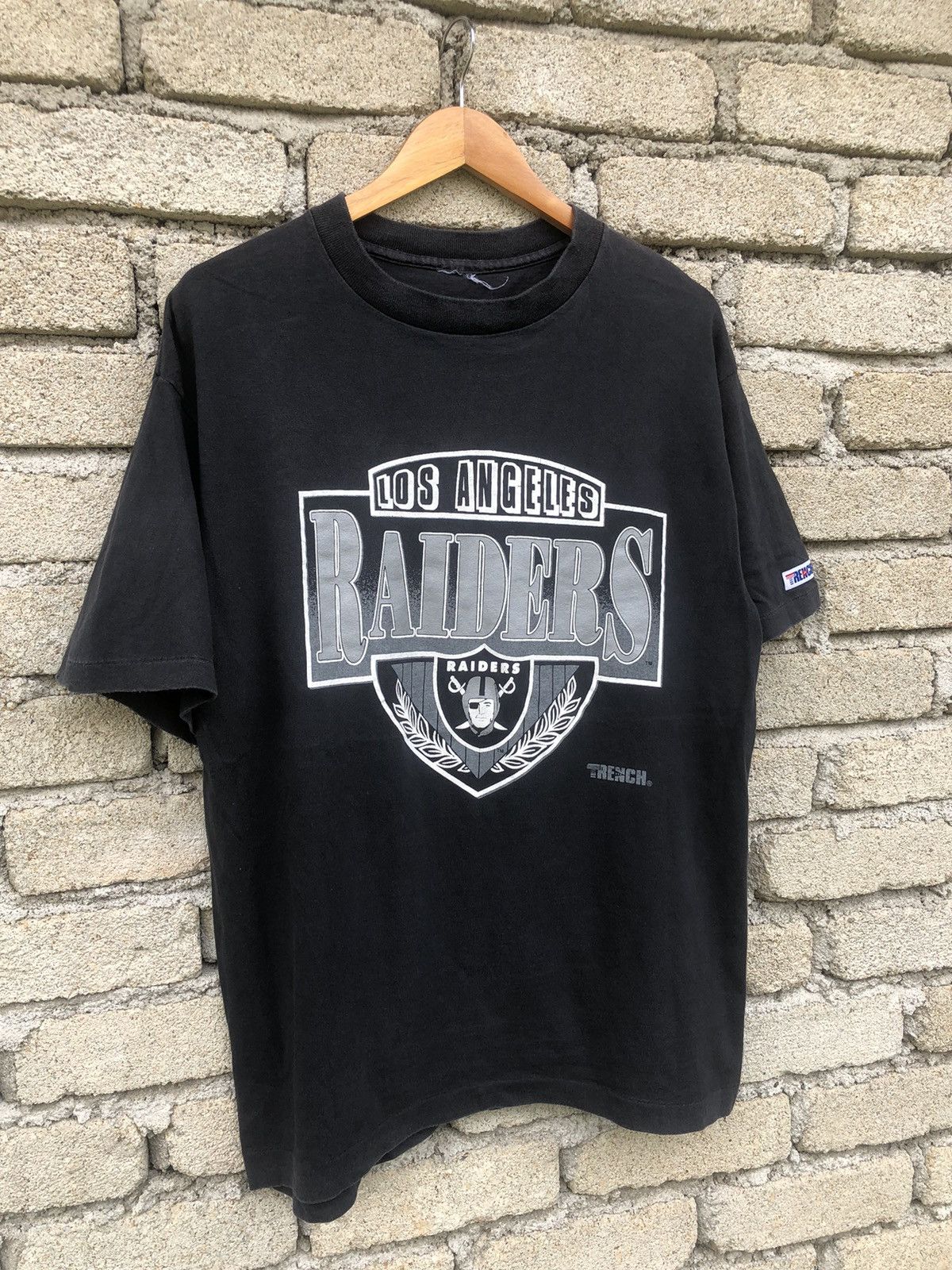 Vintage Vintage 80s NFL Los Angeles Raiders By Trench Tee Size US L / EU 52-54 / 3 - 3 Thumbnail