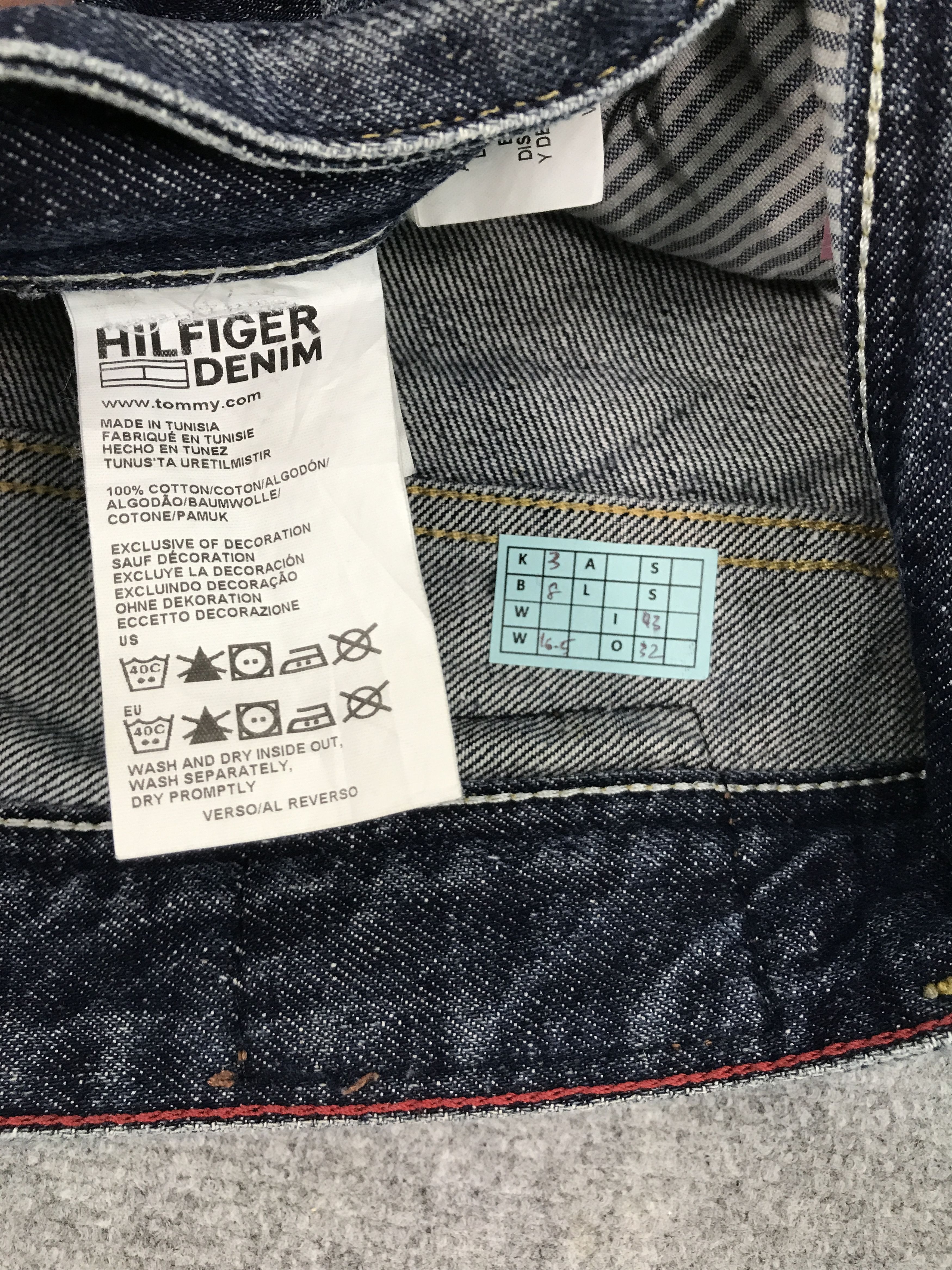 Tommy Hilfiger TOMMY HILFIGER DISTRESSED DENIM PANTS Size US 31 - 14 Thumbnail