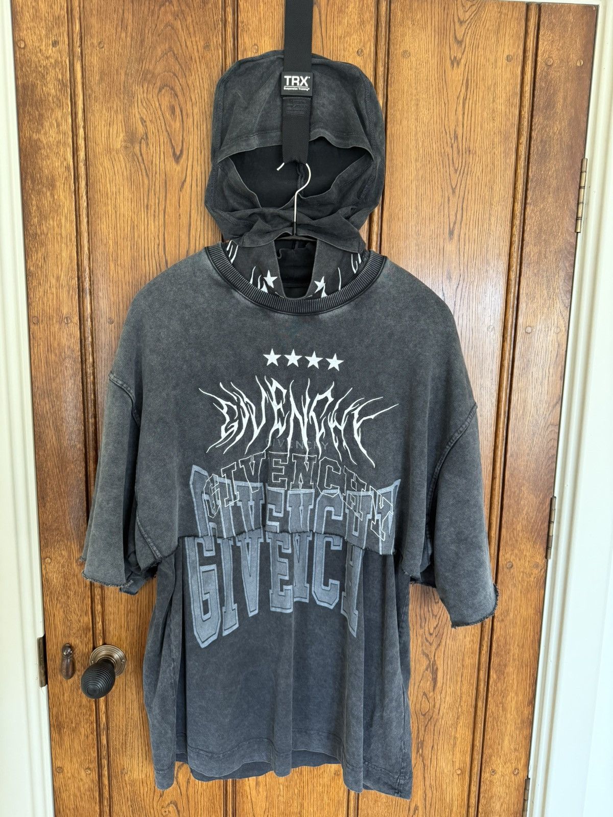 Givenchy Givenchy triple layered logo hoodie sweat crew T shirt grail Size US L / EU 52-54 / 3 - 1 Thumbnail