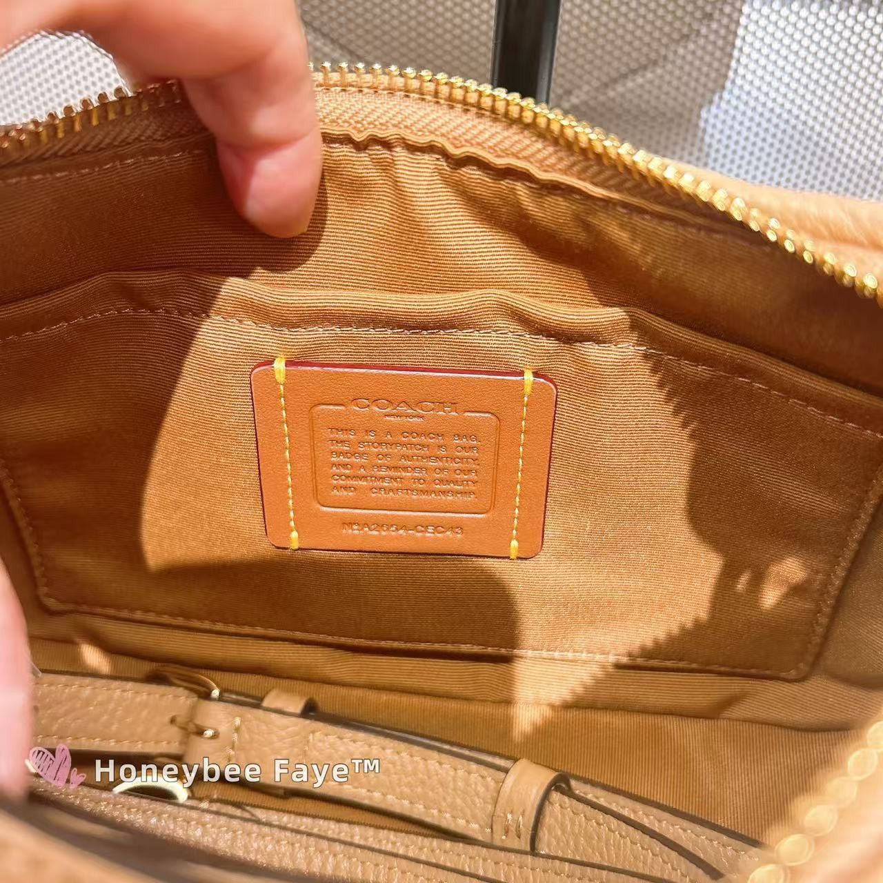 Coach NWT Coach Teri Shoulder Bag With Charm CEC43 Size ONE SIZE - 7 Thumbnail