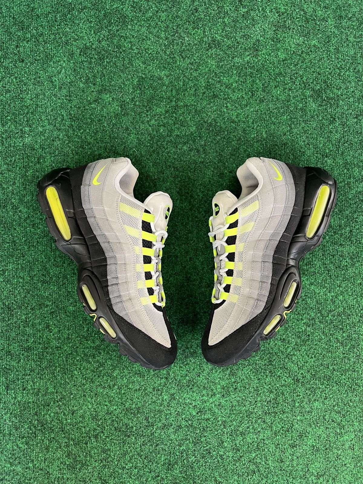 Air max 95 hot sale volt green