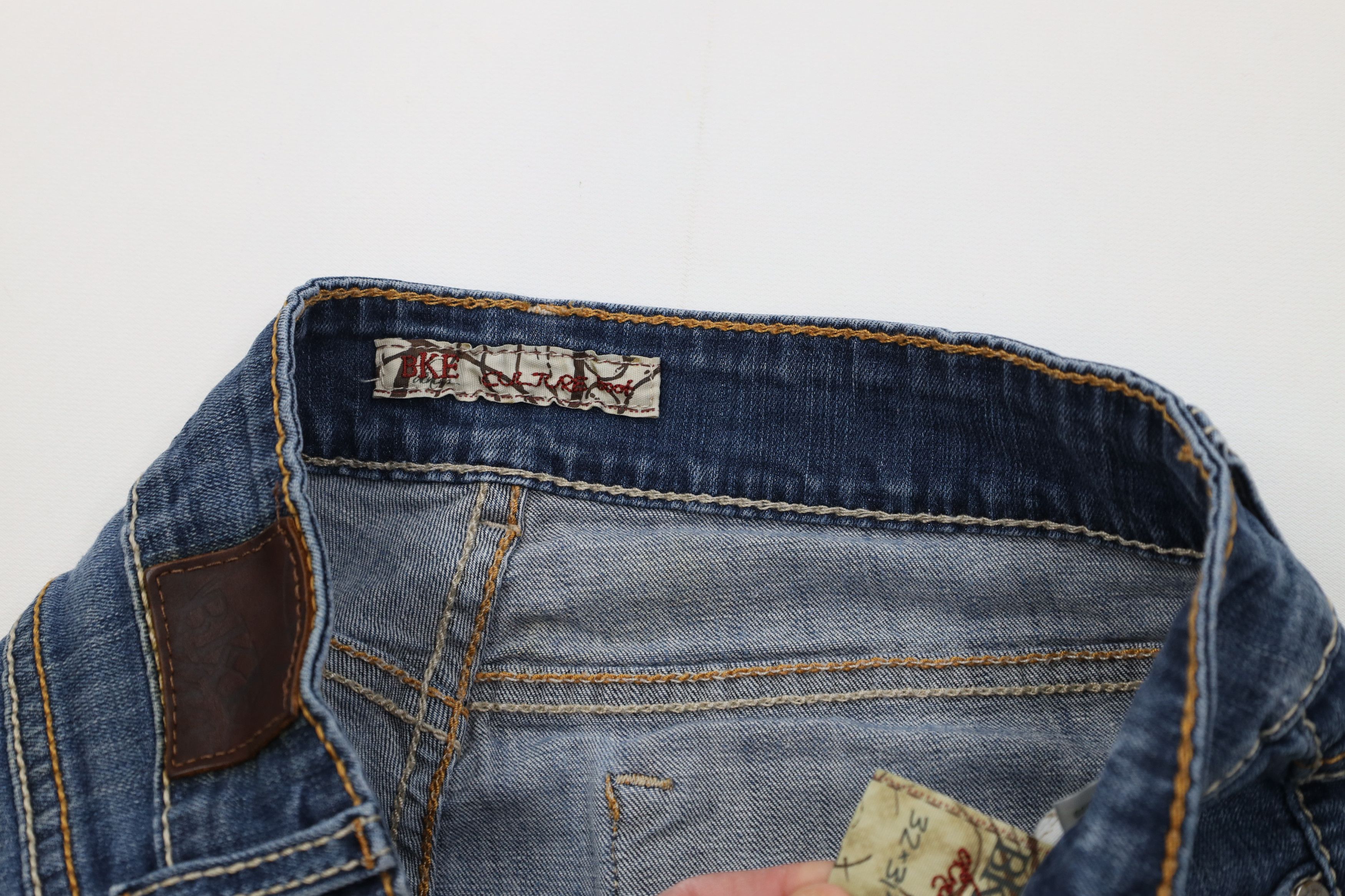 Vintage Vintage Y2K Buckle BKE Faded Thick Stitch Culture Boot Jeans Size 32" / US 10 / IT 46 - 10 Thumbnail