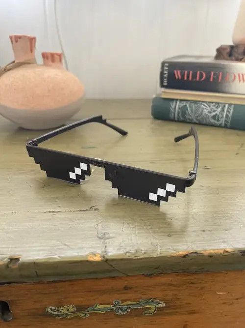 Vintage 8bit Sunglasses Size ONE SIZE - 2 Thumbnail