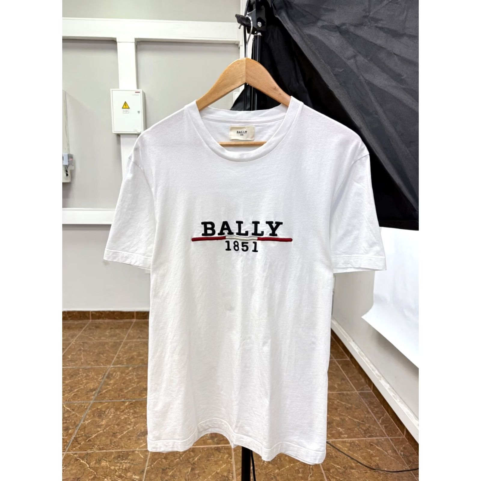 Bally Bally 1851 Classic T-Shirt White M Mens Shirt Small two spots Rare Retto Size US M / EU 48-50 / 2 - 2 Thumbnail
