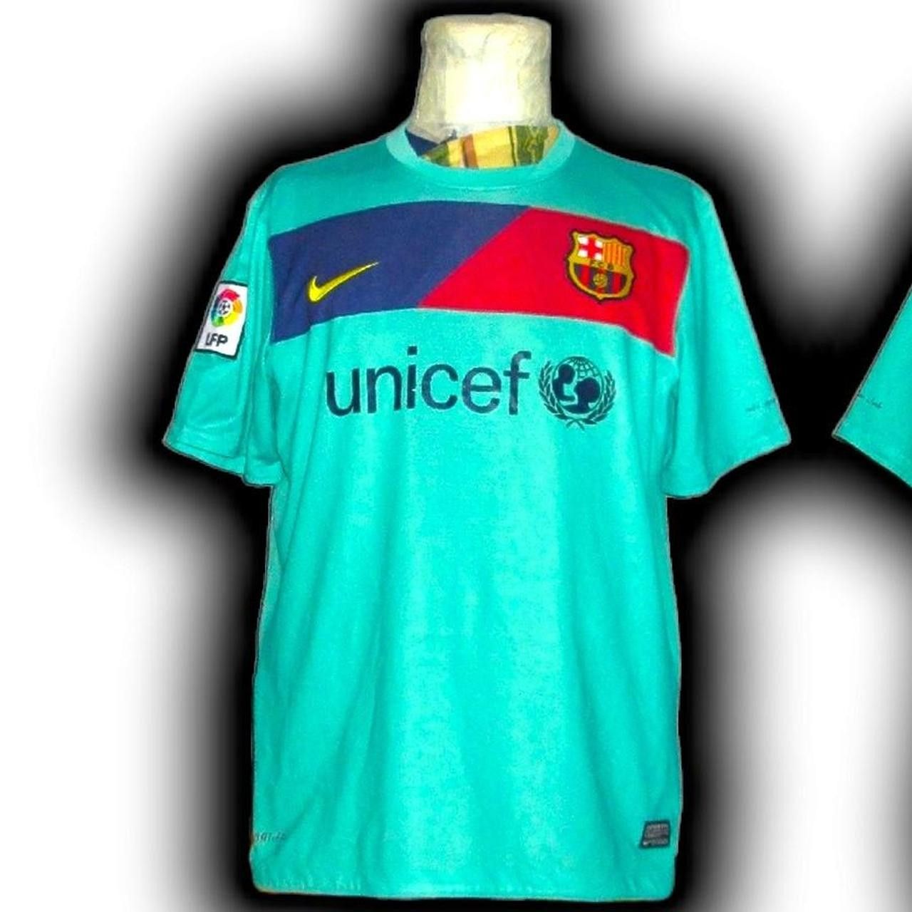 Nike Fc Barcelona Spain 2010 2011 Away Third Shirt Jersey fcb Size US M / EU 48-50 / 2 - 2 Thumbnail