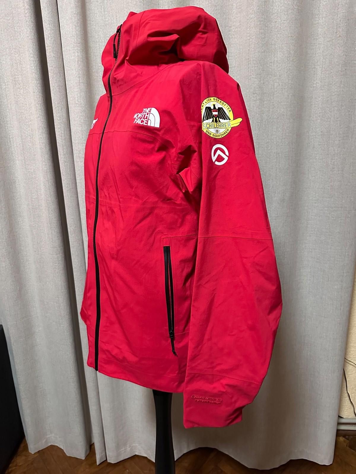 The North Face Mens The North Face Summit Chamlang FUTURELIGHT Ski Jacket Size US M / EU 48-50 / 2 - 4 Thumbnail