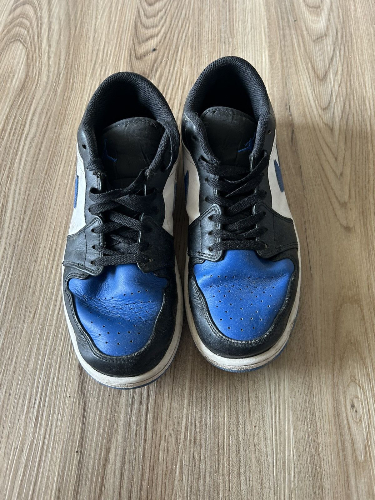 Jordan Brand Jordan 1 Low Alternate Royal Toe Size US 9 / EU 42 - 2 Thumbnail