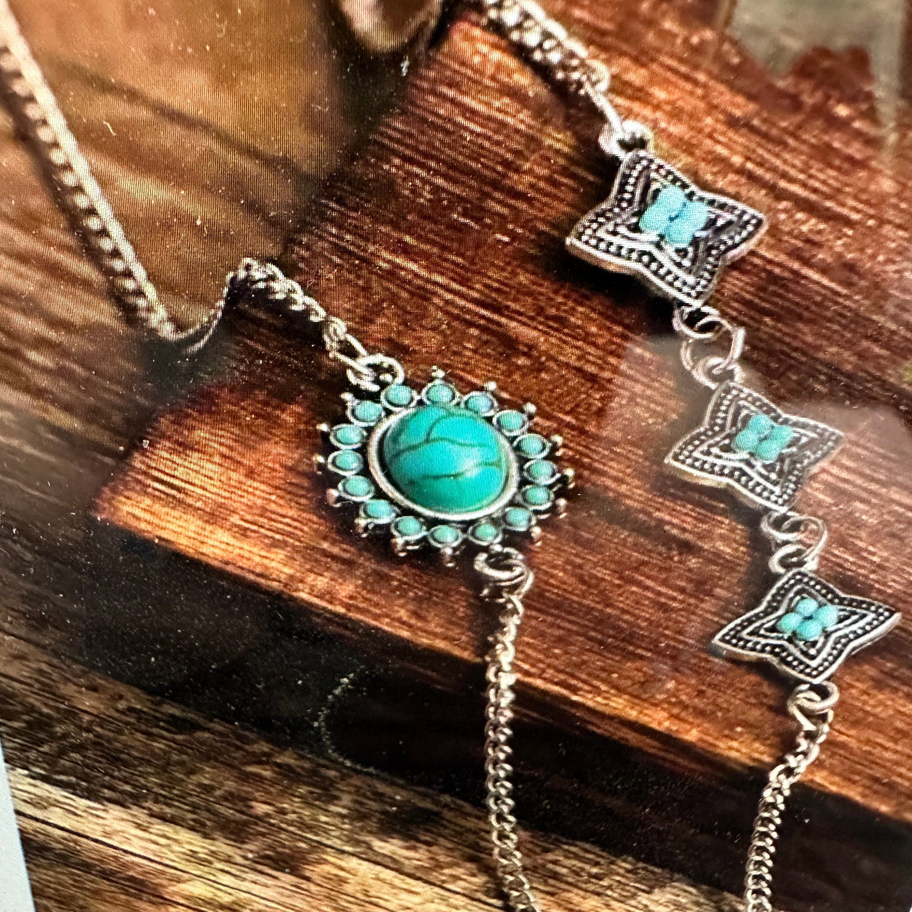 Other Bohemian Vintage Turquoise and Stainless Steel Floral Bracel Size ONE SIZE - 7 Thumbnail