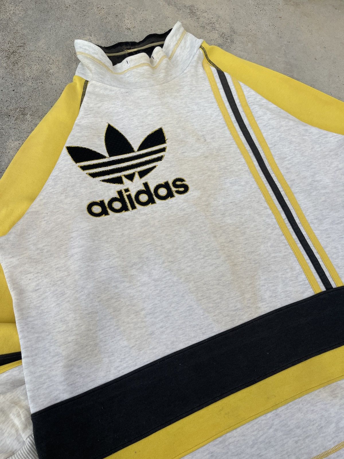 Adidas × Vintage Vintage 90s Adidas Trefoil Big Logo Sweatshirt Size US L / EU 52-54 / 3 - 5 Thumbnail