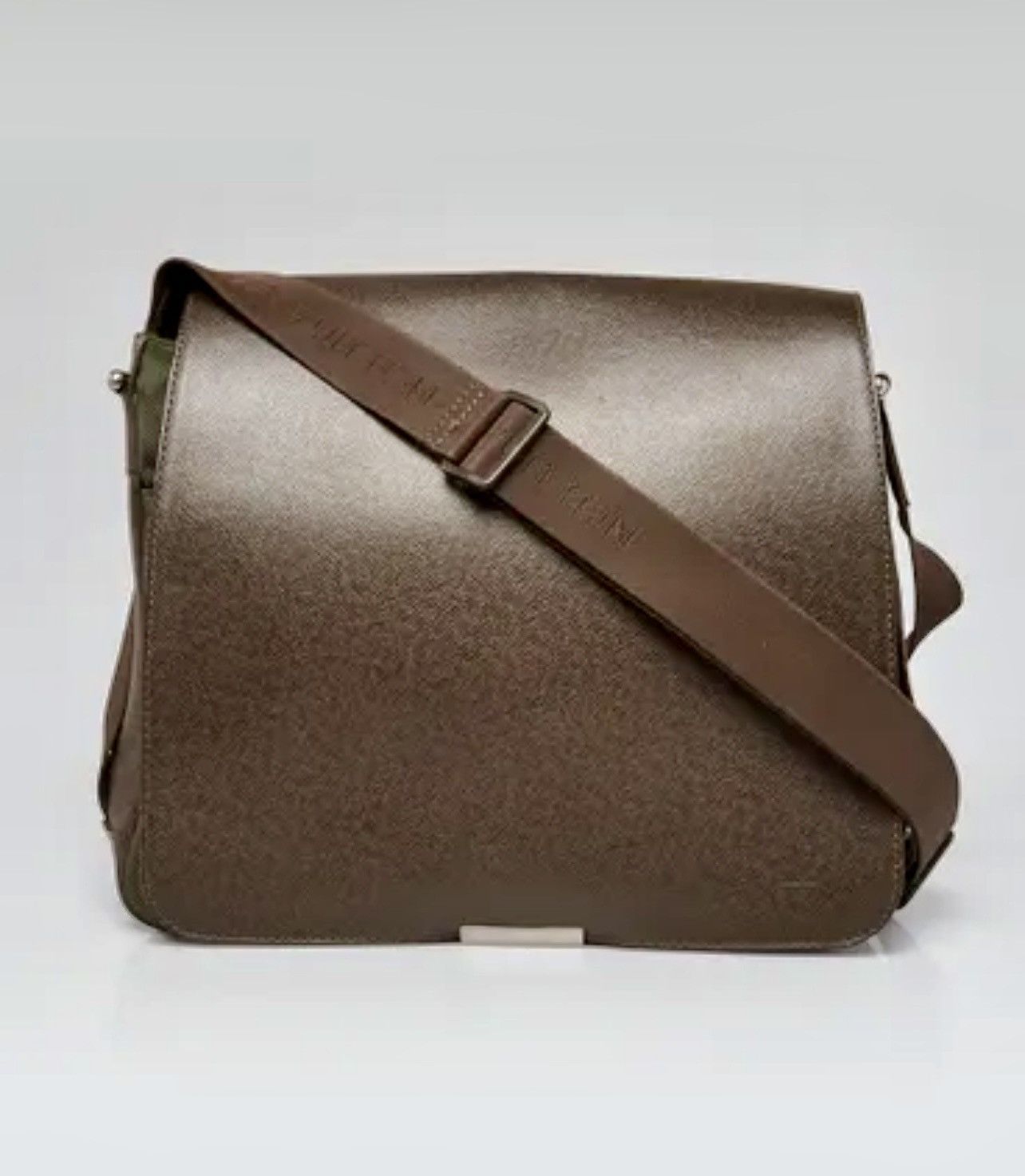 Louis Vuitton Louis Vuitton Brown Taiga Crossbody Bag Size ONE SIZE - 1 Thumbnail
