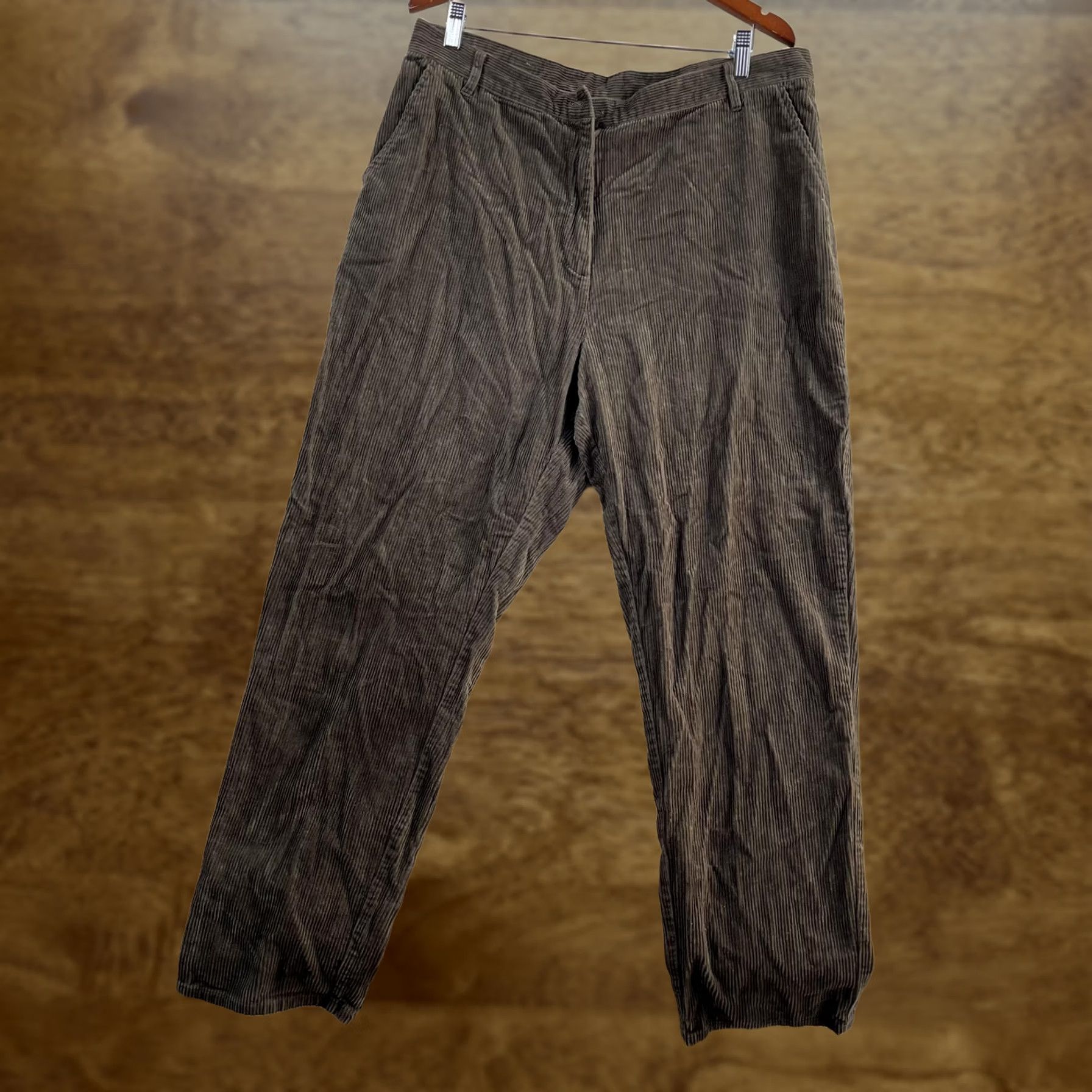 Vintage Woolrich Pants Womens 16 Brown Corduroy Straight Leg Khakis Casual Cotton Pants Womens 16 Brown Corduroy Straight Leg Khakis Casual Cotton Size 38" / US 16 / IT 52 - 1 Thumbnail
