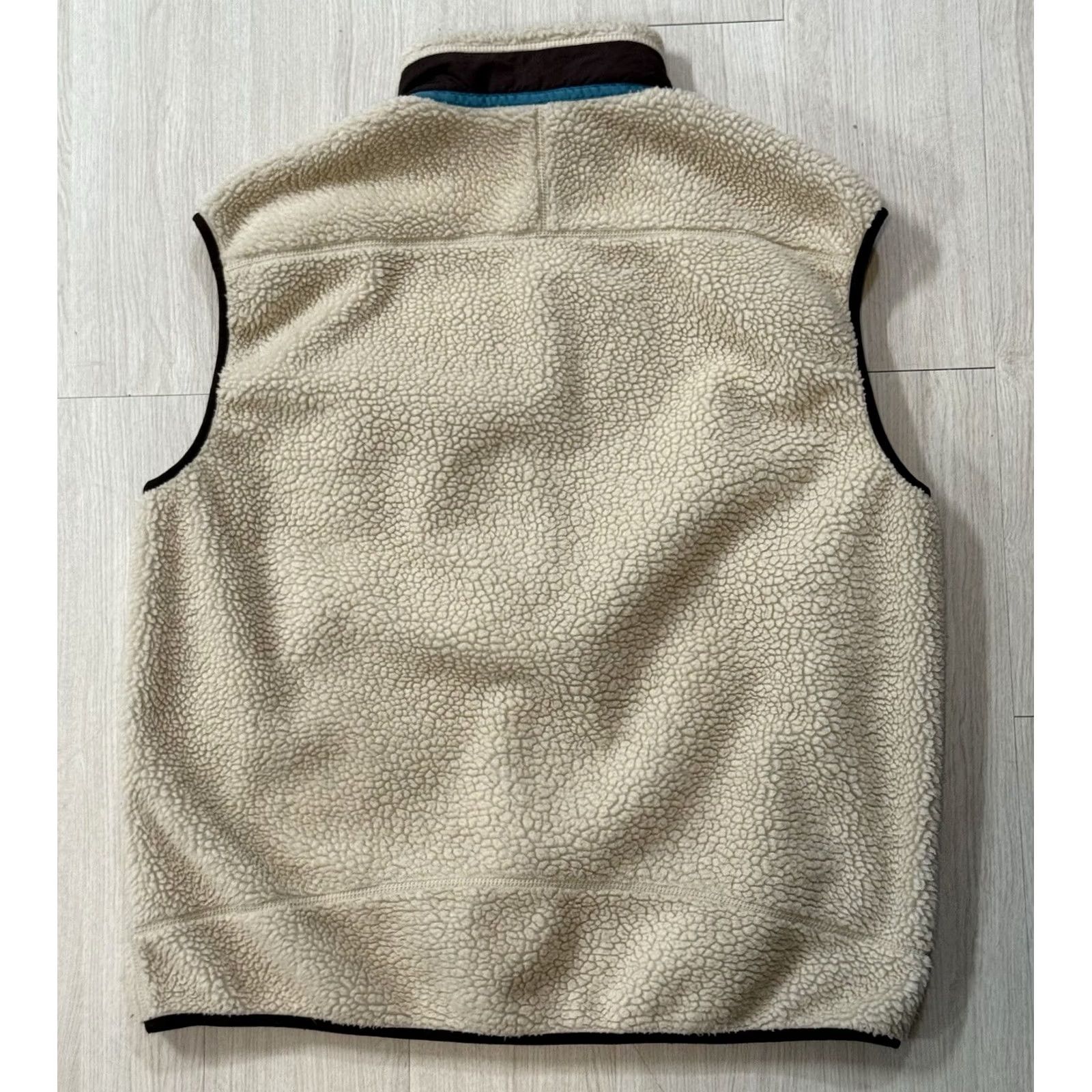 Patagonia VINTAGE Patagonia Men's Vest Classic Retro-X XX-Large Deep Pile Beige Zip Pocket Windbreaker All Seasons Outdoor Hiking Retro 2014 Collection Mens Size US XXL / EU 58 / 5 - 2 Thumbnail