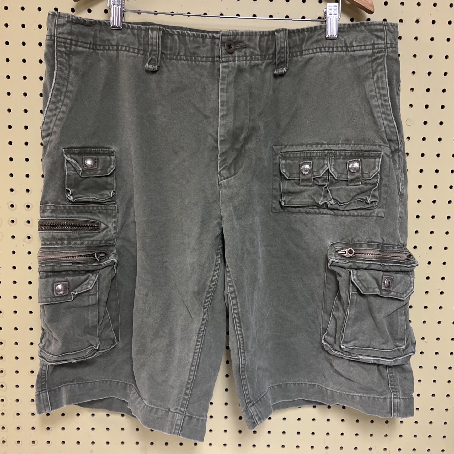 Polo Ralph Lauren VINTAGE Polo Ralph Lauren Mens Cargo Shorts Flat Front Army Green 40” Classic Pockets Button Zipper Cargo Classic Mens Size US L / EU 52-54 / 3 - 2 Thumbnail
