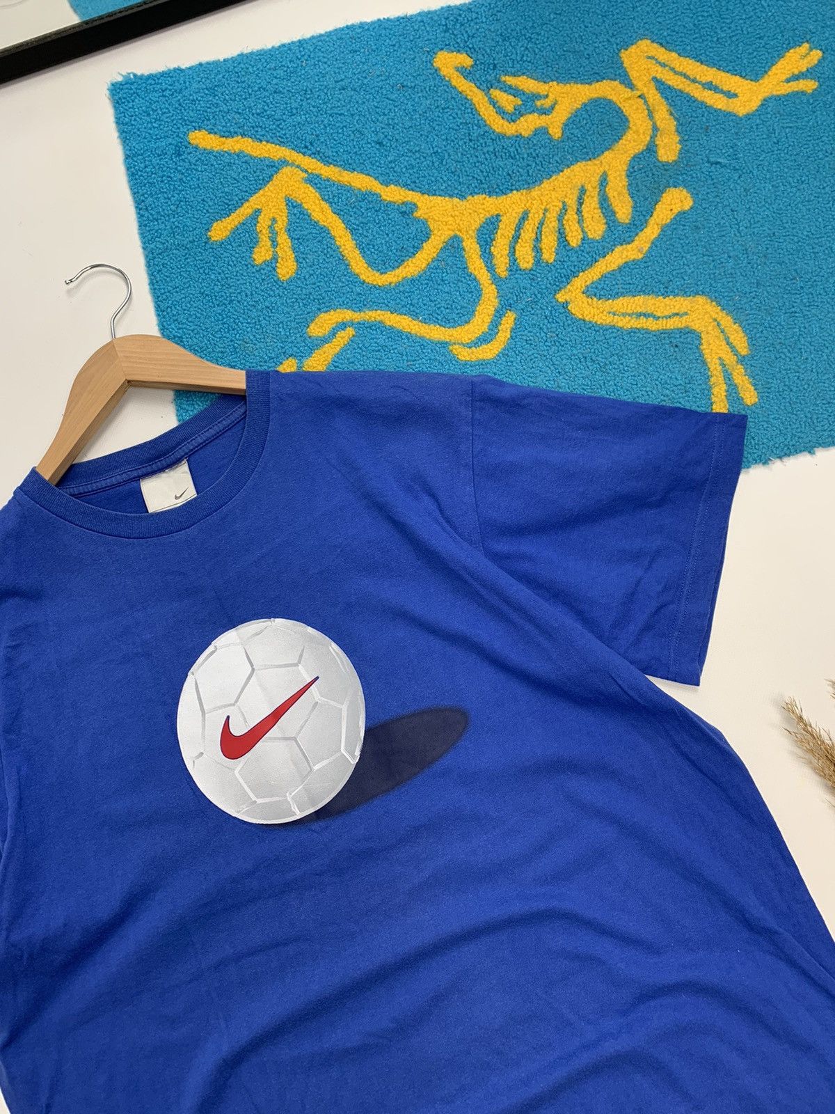 Nike × Vintage Vintage 90’s Nike Football Ball Print T-Shirt Size US L / EU 52-54 / 3 - 3 Thumbnail