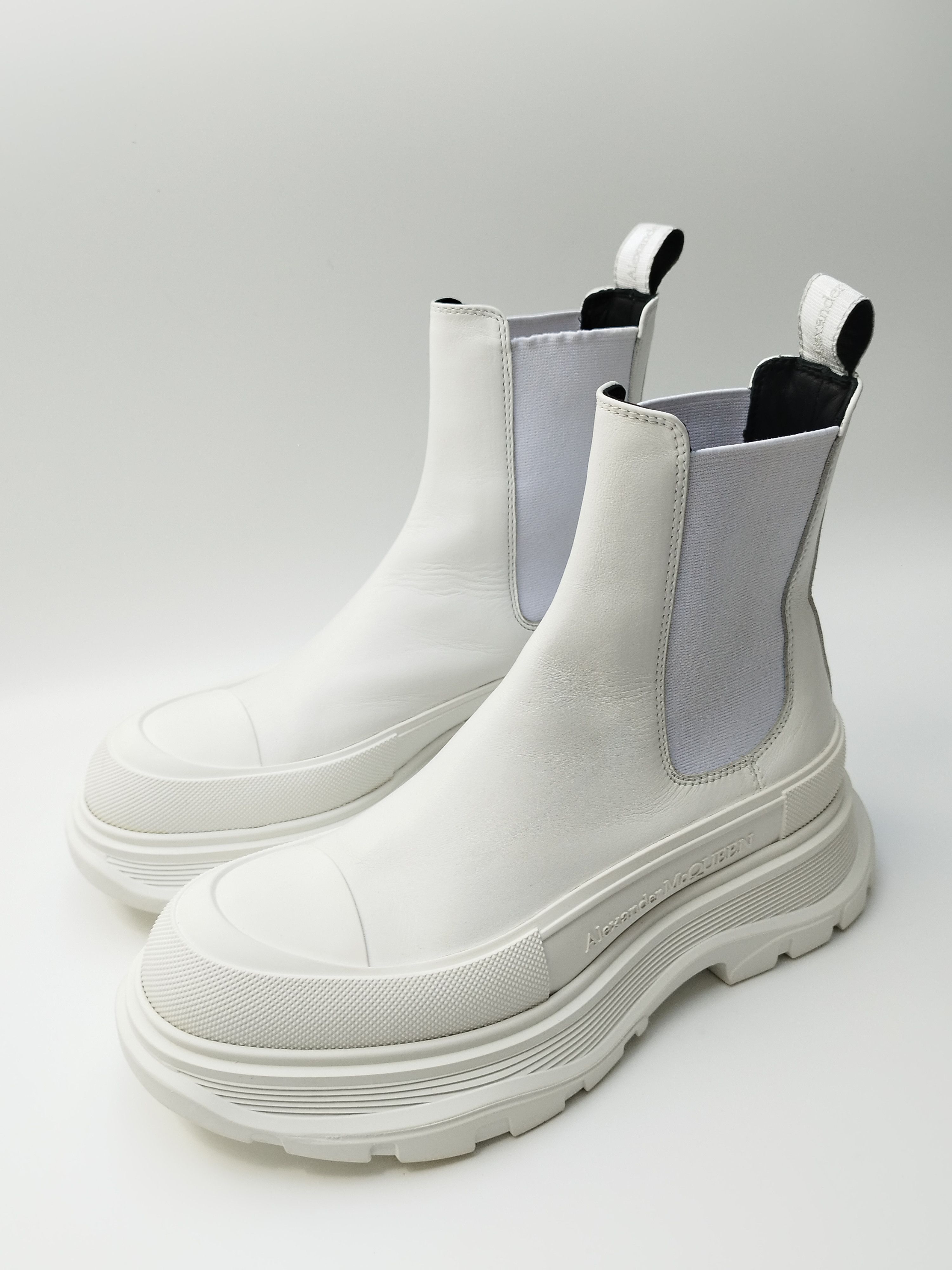 Alexander McQueen Alexander McQueen Chelsea white boots Size US 7.5 / IT 37.5 - 3 Thumbnail
