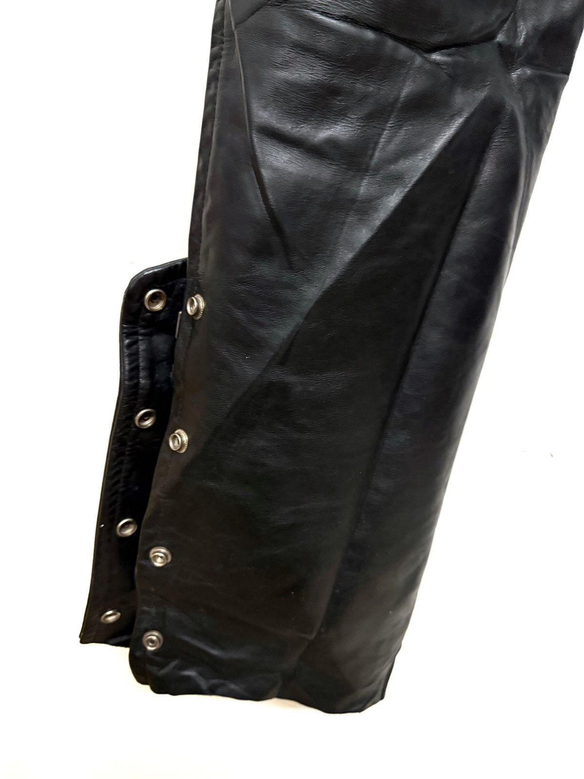 Chaps × Genuine Leather × Indian Motorcycle Indian Motorcycle Traditional Leather Chaps Size US 30 / EU 46 - 8 Thumbnail