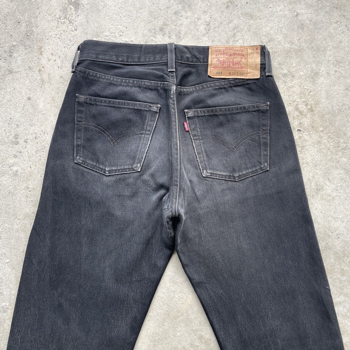 Levi's Vintage Clothing Vintage Levi’s 501 Black Faded Fly Button Denim Jeans Pants Size US 29 - 14 Thumbnail