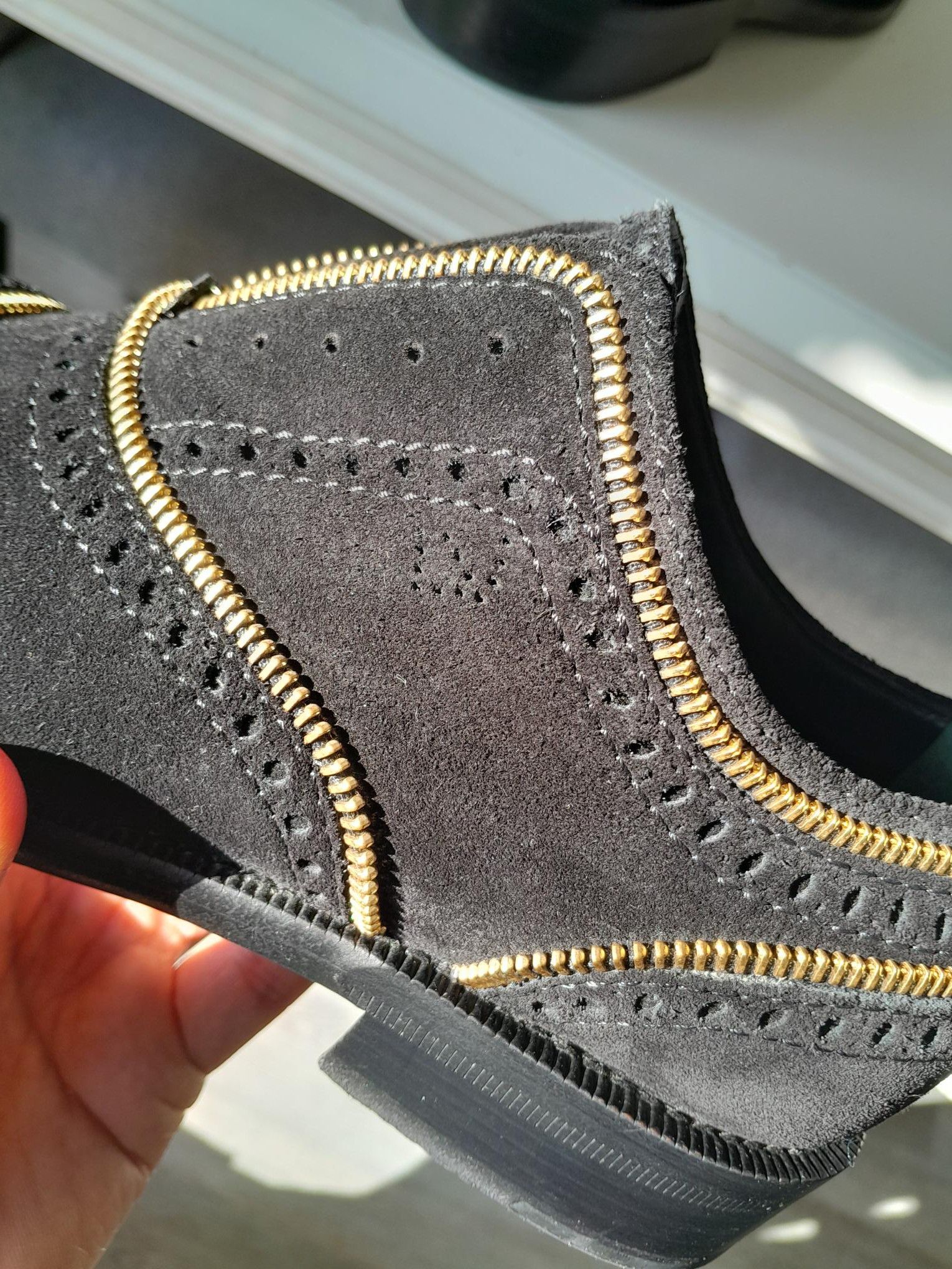 Louis Vuitton CHAUSSURES LOUIS VUITTON TOMBOY Size US 7.5 / IT 37.5 - 12 Thumbnail