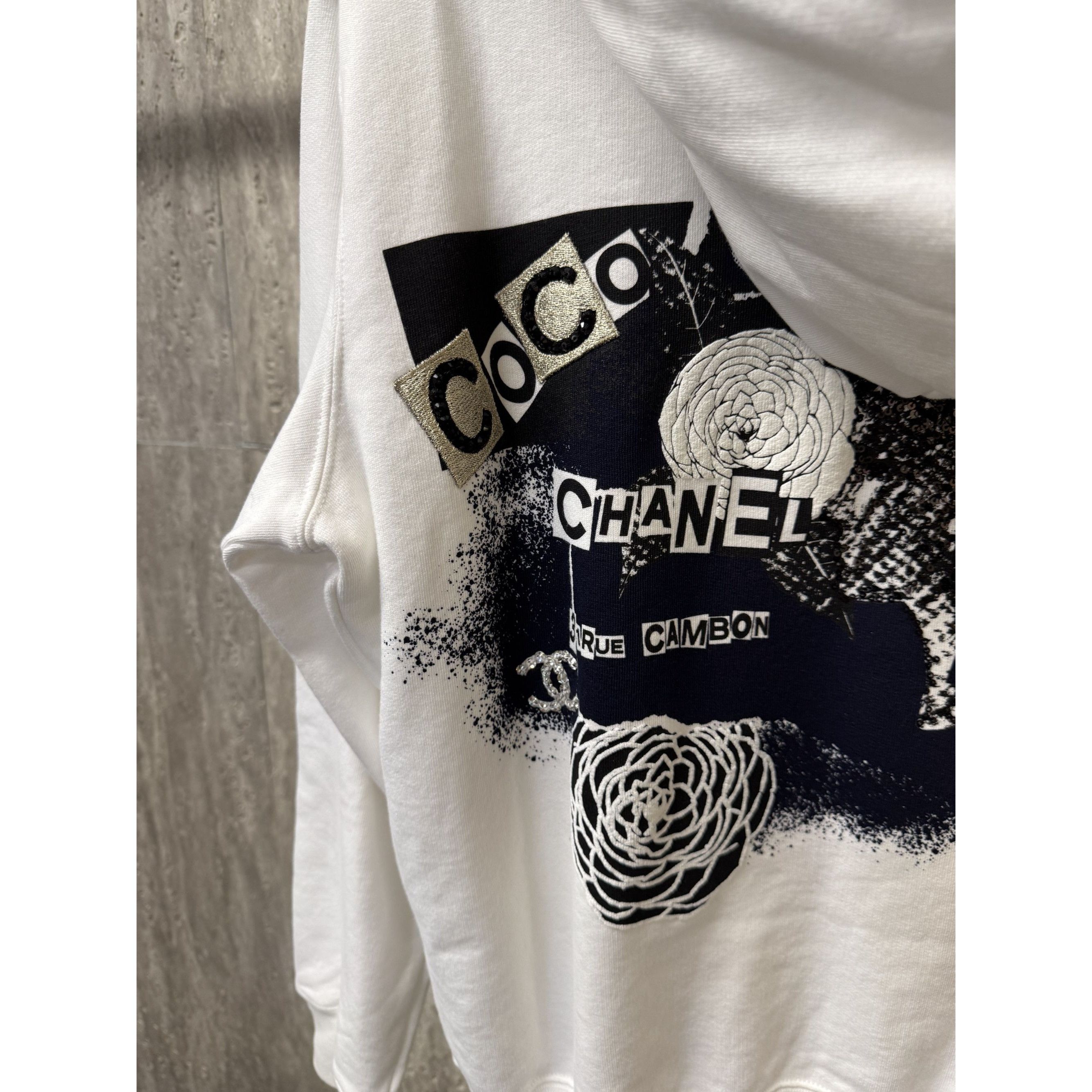 Chanel Chanel White Zip-Up Hoodie With Black Graphic Back Design 10 Size M / US 6-8 / IT 42-44 - 10 Thumbnail