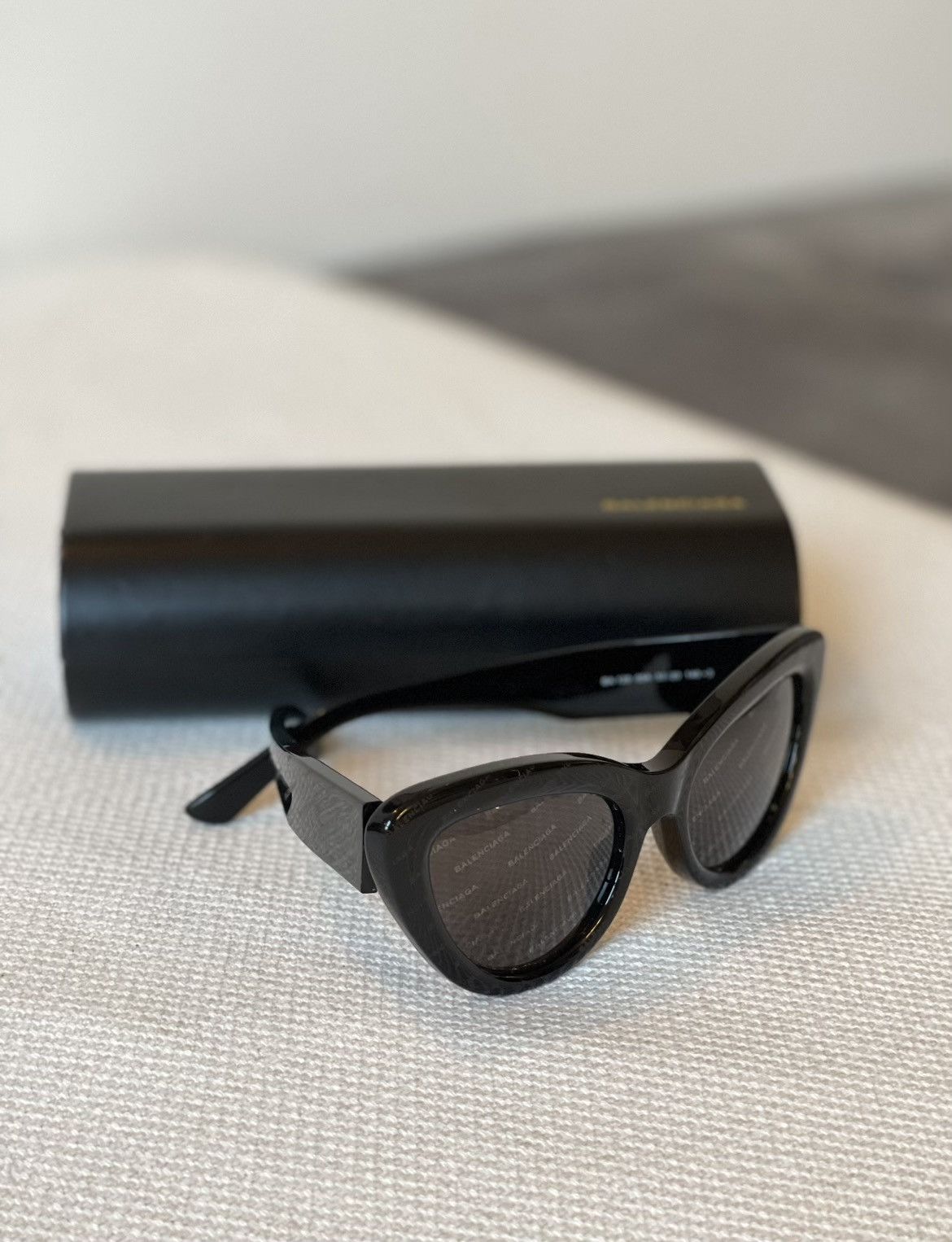 Balenciaga Balenciaga Logomania Cat Eye Sunglasses Size ONE SIZE - 8 Thumbnail