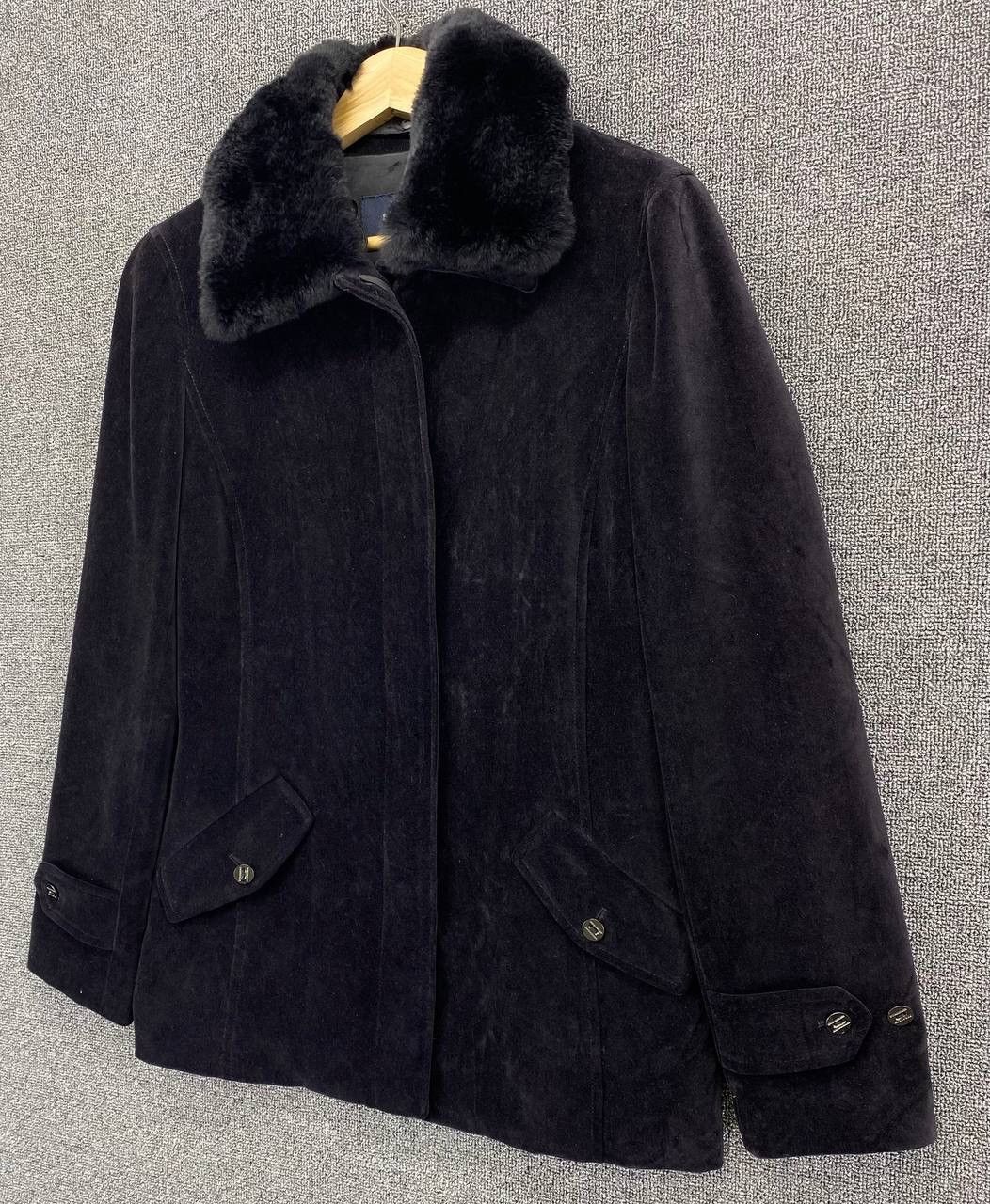 Burberry Vintage Burberry London Faux Fur Hooded Velvet Jacket Size XS / US 0-2 / IT 36-38 - 3 Thumbnail