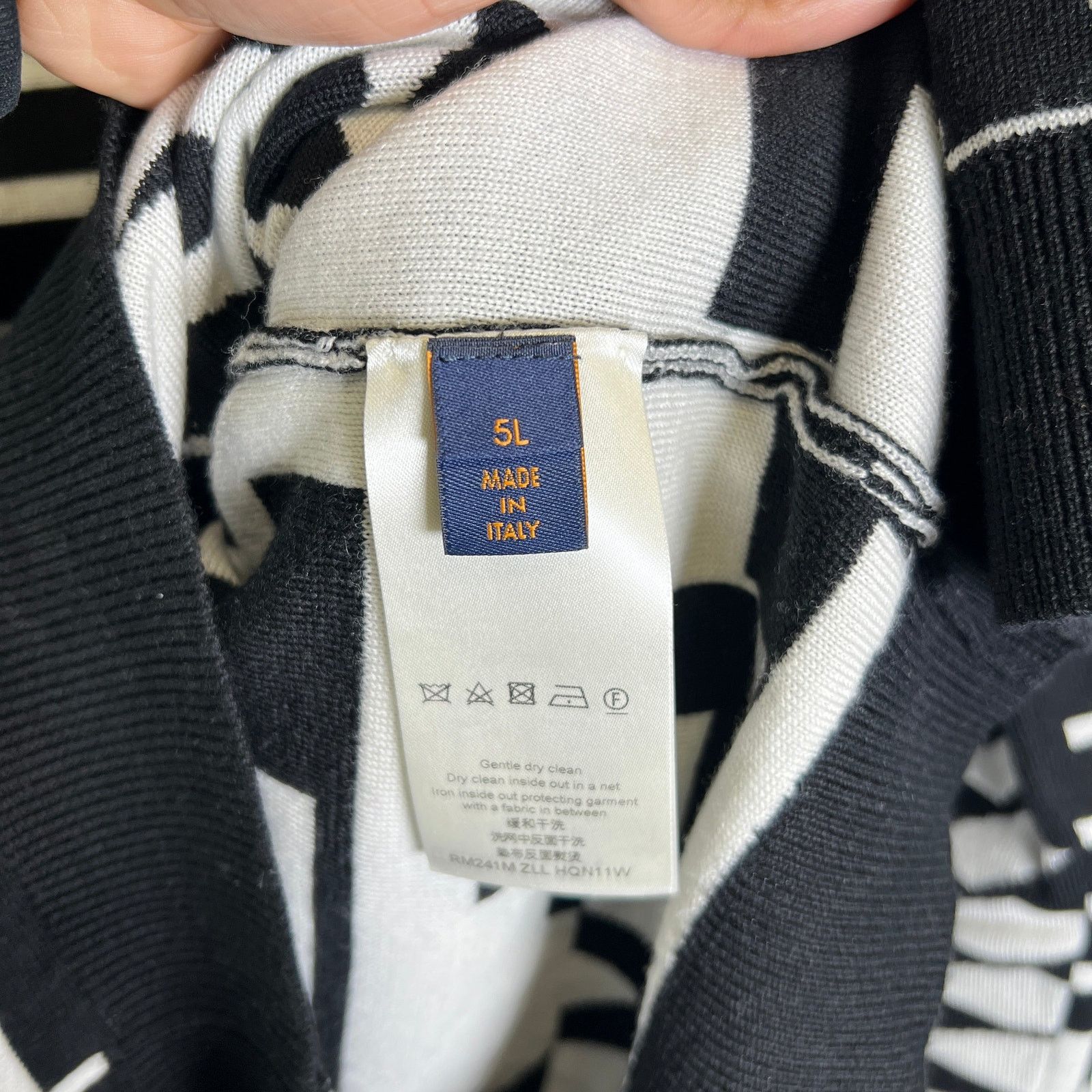 Louis Vuitton Louis Vuitton Geometric Fire Tree Monogram Sweater Size US XL / EU 56 / 4 - 5 Thumbnail