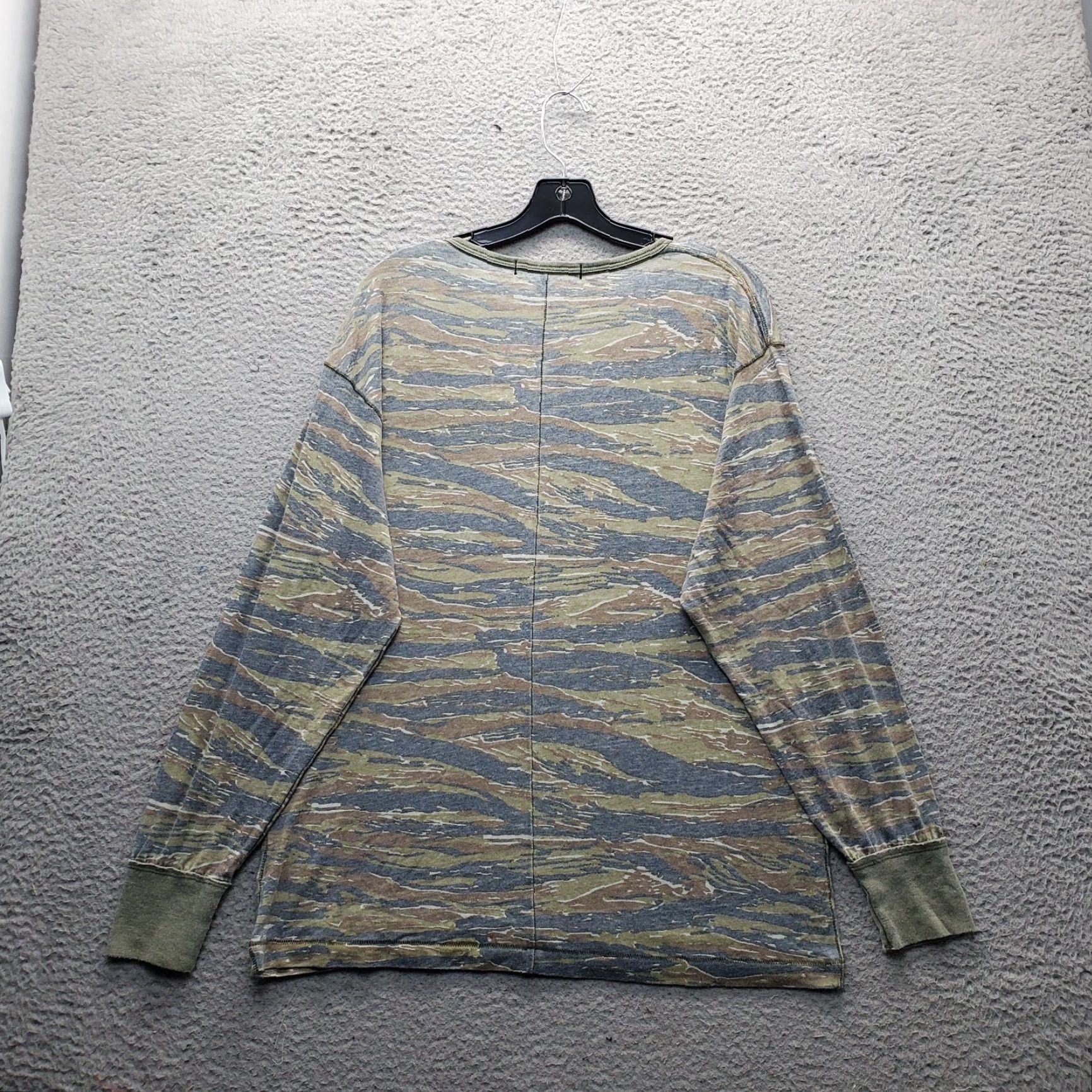 Free People Free People T-Shirt Womens Size S Multicolor Camouflage Oversized Long Sleeve Regular Shirt Womens Size S / US 4 / IT 40 - 2 Thumbnail
