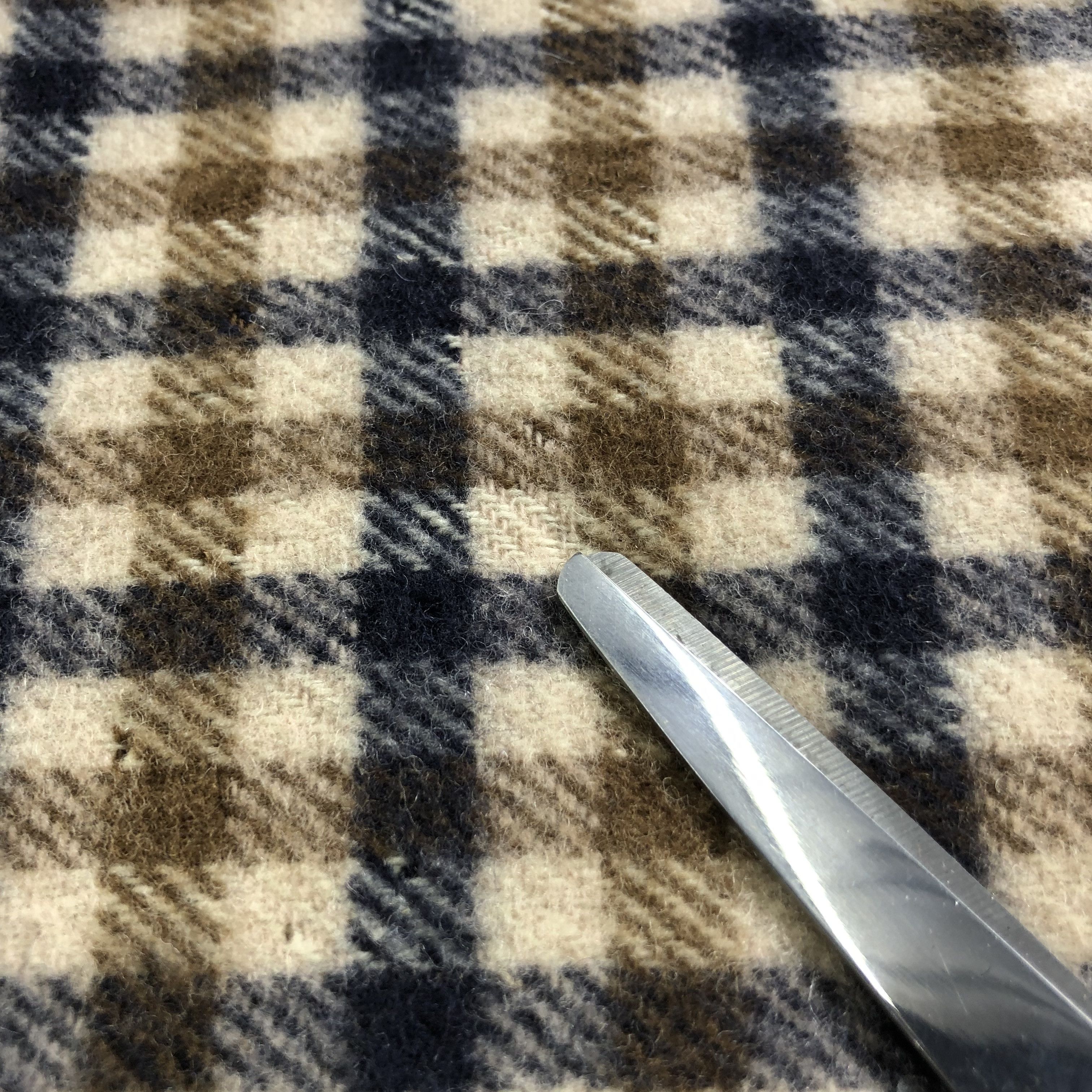 Aquascutum Aquascutum Gingham Wool Scarf Muffler Neckwear V2246 Size ONE SIZE - 14 Thumbnail
