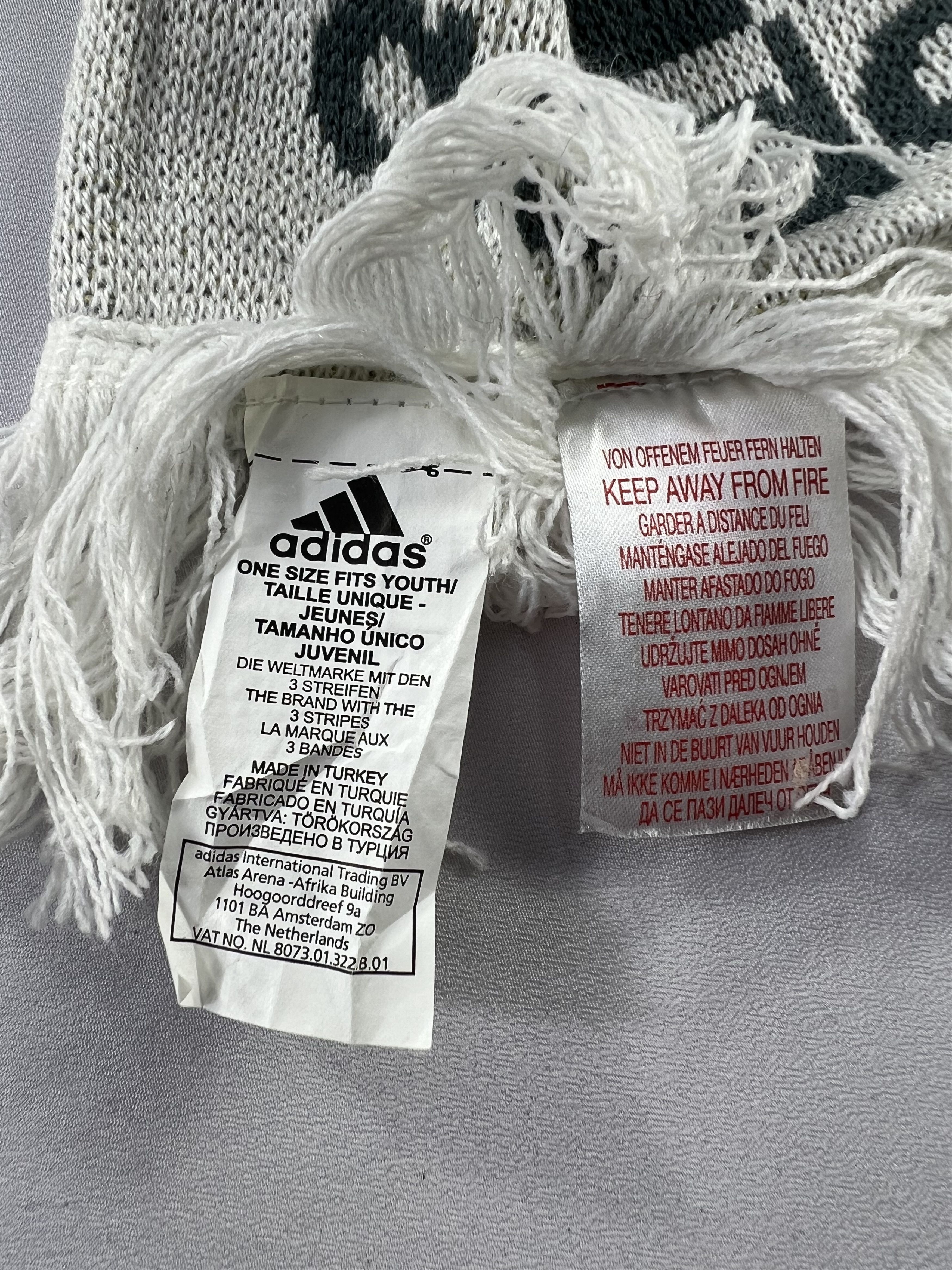 Vintage Real Madrid Scarf / Muffler / Neckwear P978 Size ONE SIZE - 4 Thumbnail