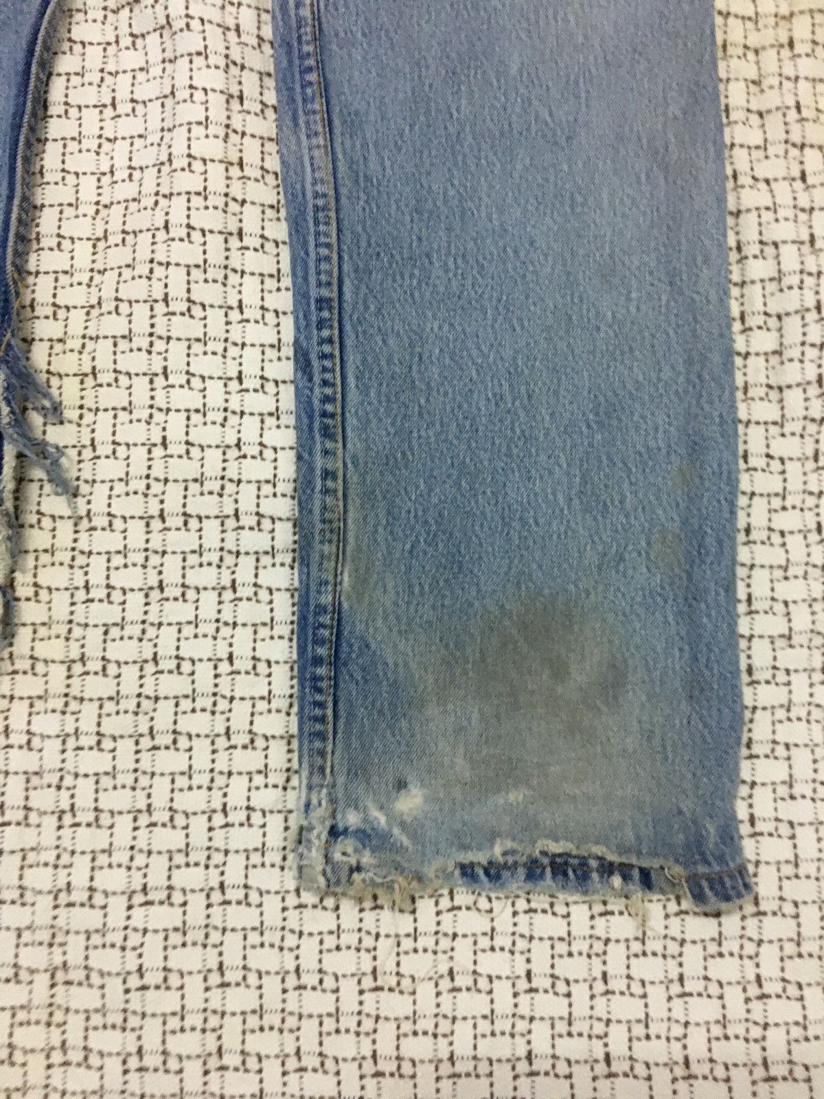 Levi's Vintage Levis Lot 501 Fly Button Distressed Jeans (Y01) Size US 32 / EU 48 - 9 Thumbnail
