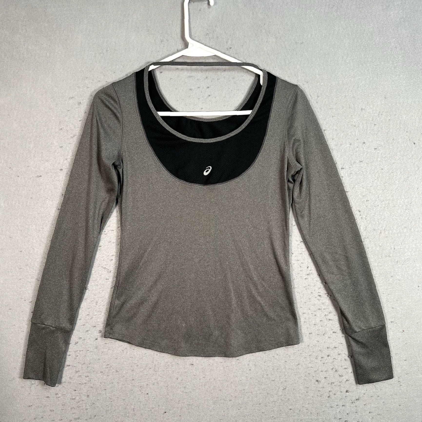 Asics VINTAGE ASICS Running Shirt Womens XS Gray Long Sleeve Thumb Hole Size XS / US 0-2 / IT 36-38 - 2 Thumbnail