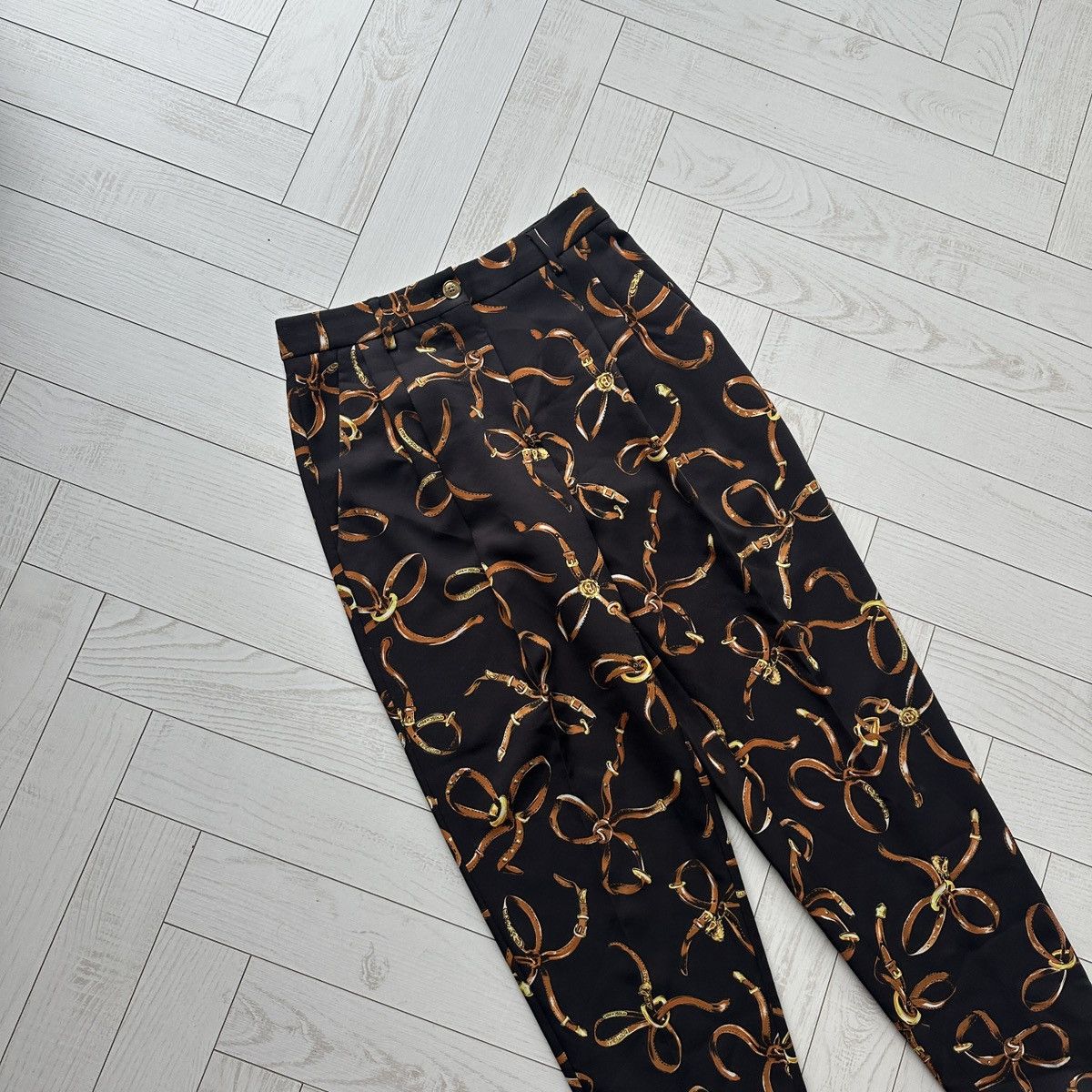 Boutique Moschino Boutique Moschino Chains & belts monogram pants y2k hype Size 28" / US 6 / IT 42 - 4 Thumbnail