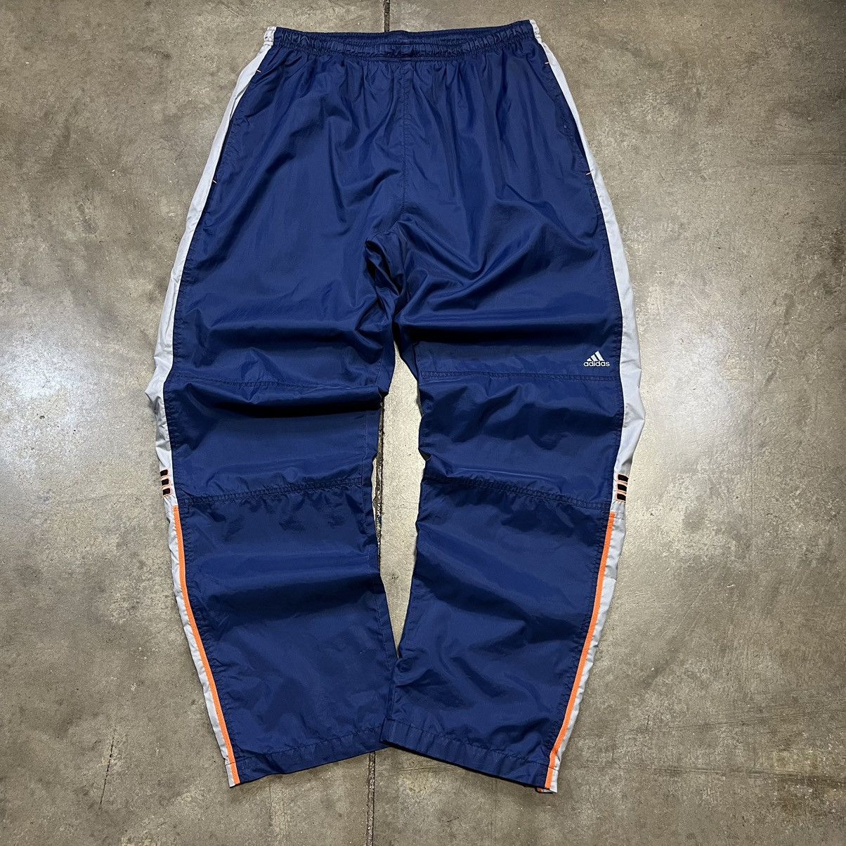 Vintage Vintage Y2K Adidas Windbreaker Track Sweat Pants Baggy Wide Size US 30 / EU 46 - 1 Thumbnail