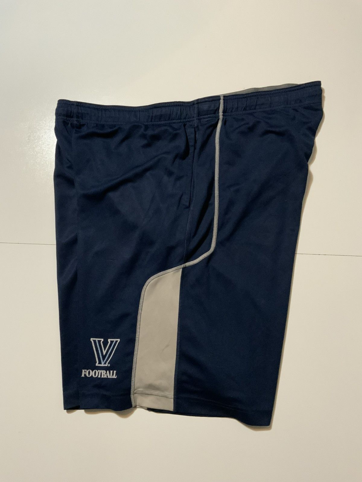 NCAA × Nike Nike Dri Fit Villanova Wildcats Football Training Shorts Size US 42 / EU 58 - 2 Thumbnail