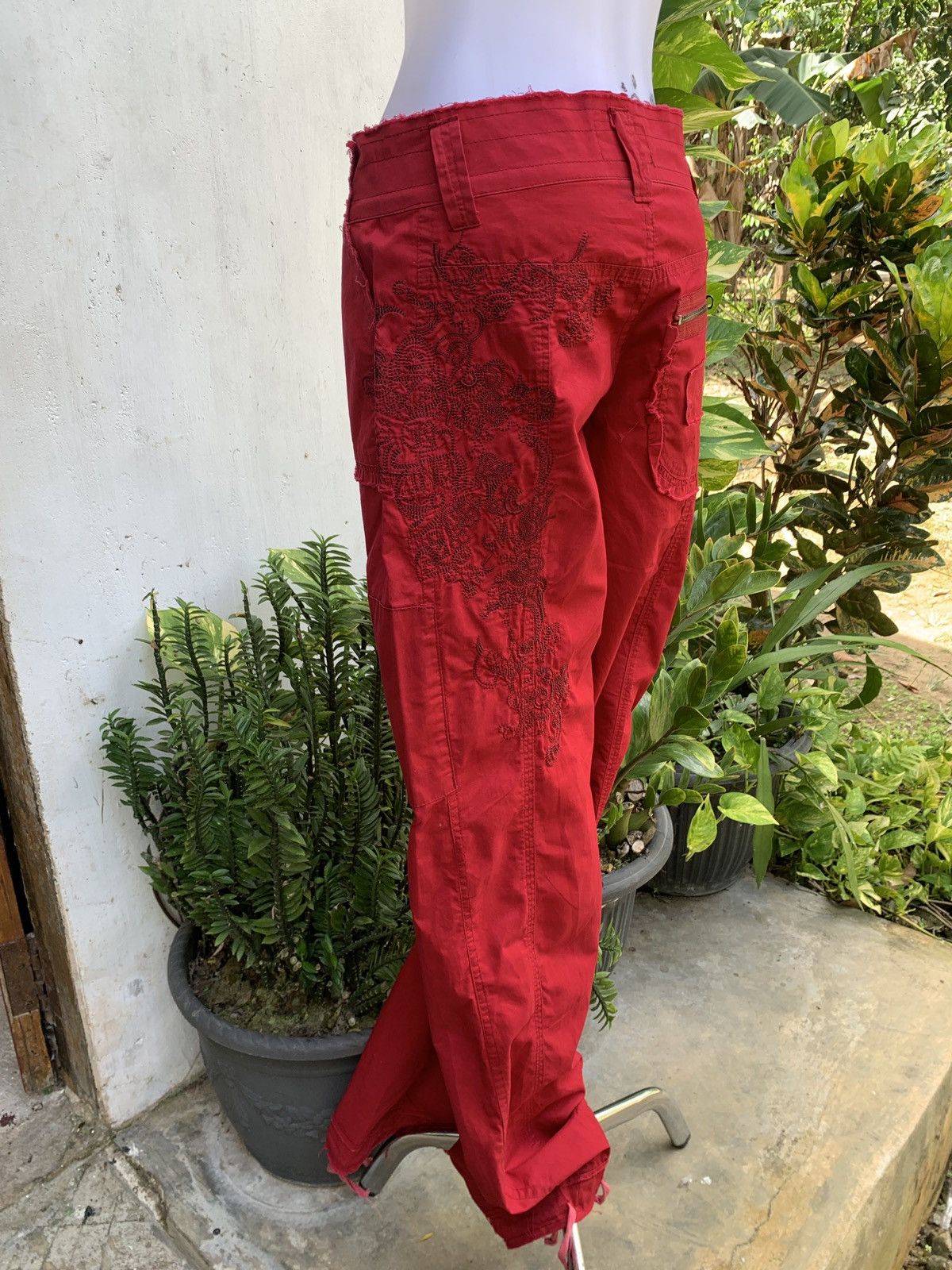 Enyce y2k Enyce Workwear Red Combat Cargo Embroidery Pants Size 27" / US 4 / IT 40 - 2 Thumbnail
