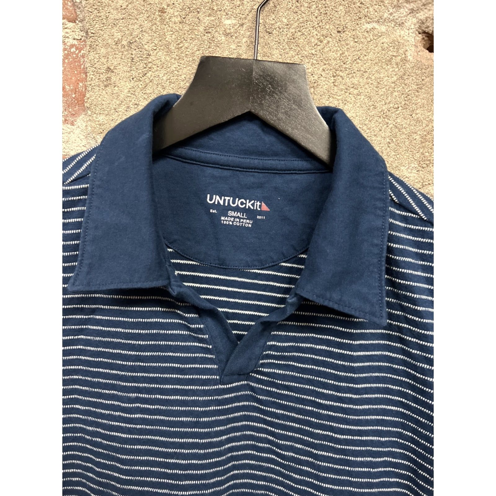 UNTUCKit UNTUCKit Polo Shirt Mens Blue Small Short Sleeve Collared Logo Button 100% Cotton Lightweight Stretch Size US S / EU 44-46 / 1 - 2 Thumbnail