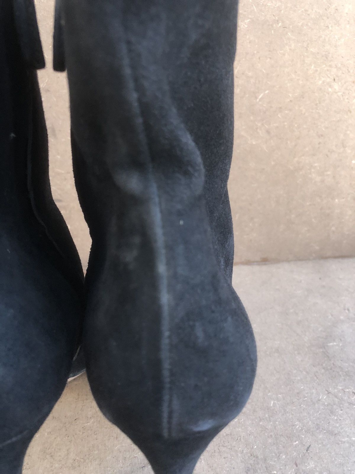 Gucci Gucci Suede Ankle Boot size 36.5 Size US 6.5 / IT 36.5 - 17 Thumbnail