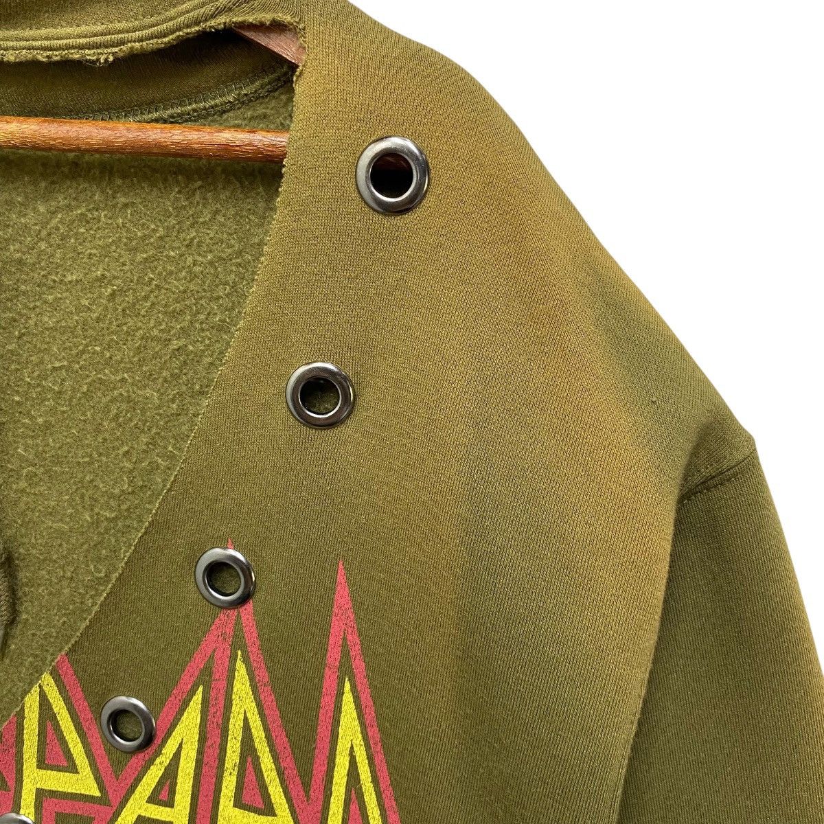 Def Leppard Custom Def Leppard Hoodie Lace-Up Metal Eyelets Distressed Size US M / EU 48-50 / 2 - 9 Thumbnail