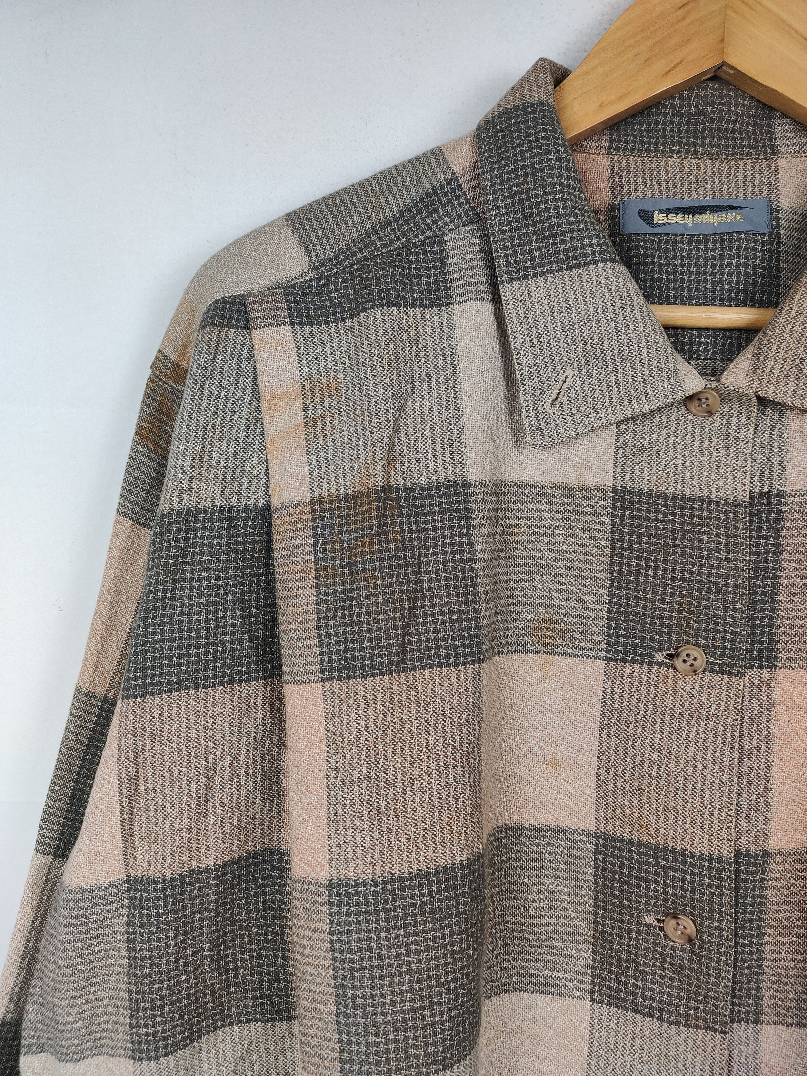 Issey Miyake Vintage 80s Issey Miyake Oversized button-up flannel shirt Size US M / EU 48-50 / 2 - 3 Thumbnail