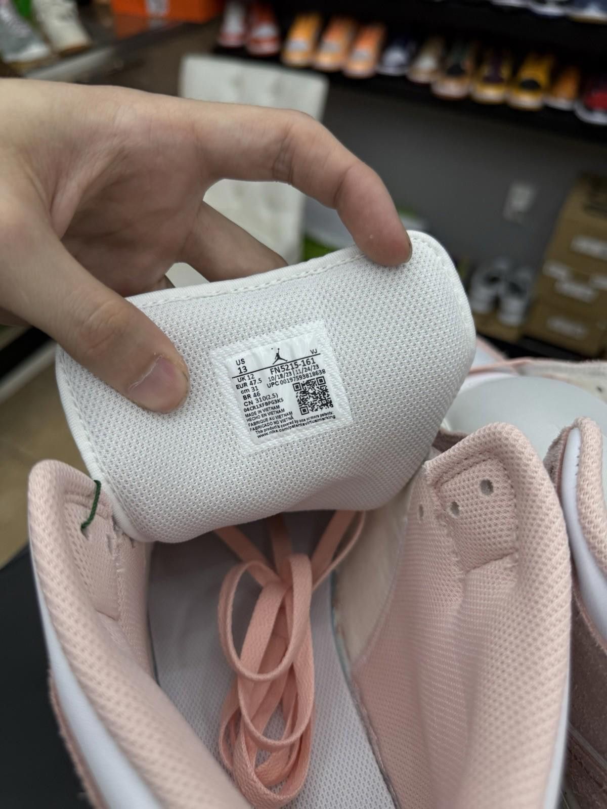 Nike Nike Air Jordan 1 Mid SE Legend Pink Sail FN5215-161 (13) Size US 13 / EU 46 - 6 Thumbnail