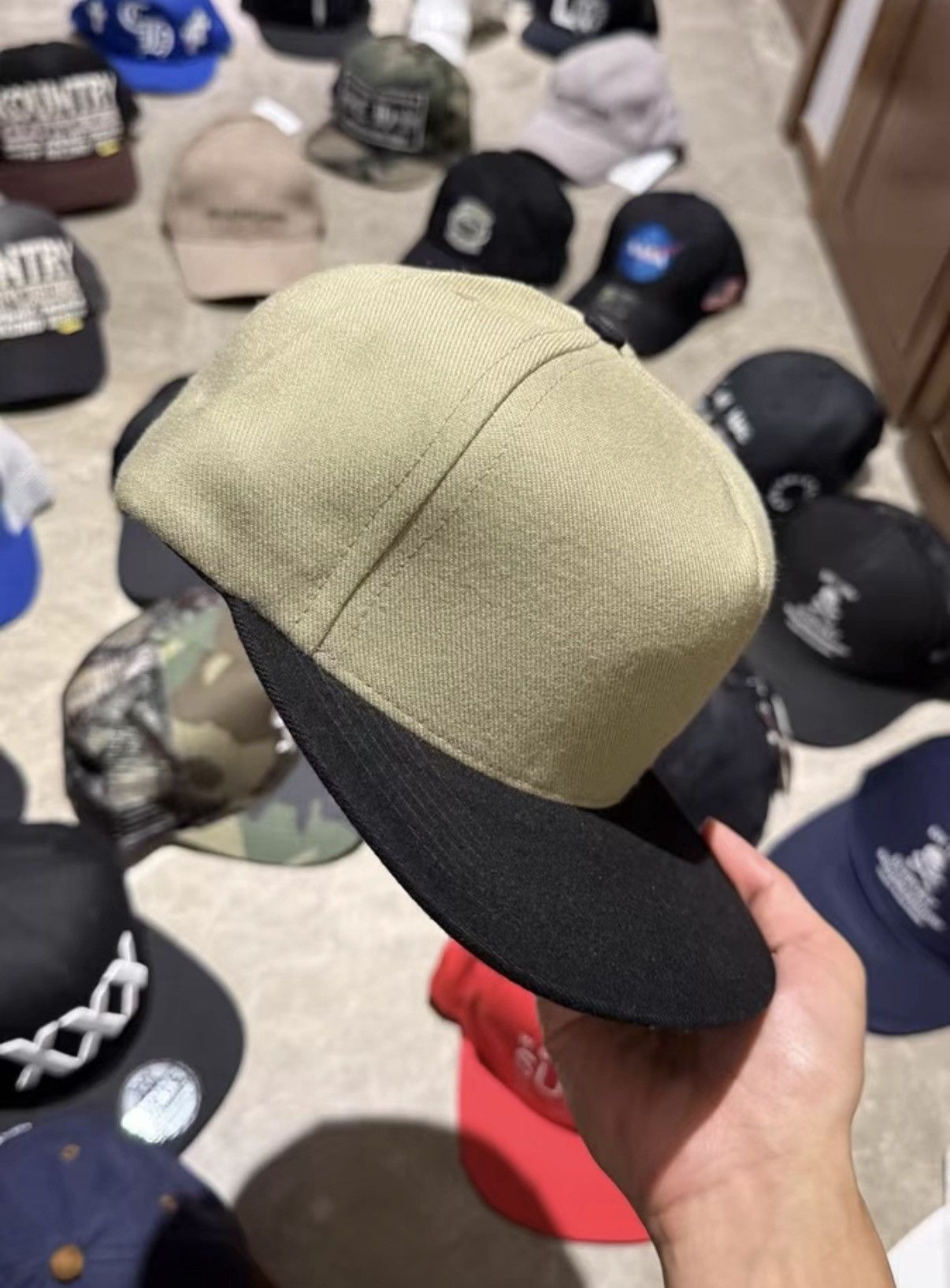 Supreme Supreme Embroidered Baseball Cap in Black Size ONE SIZE - 3 Thumbnail