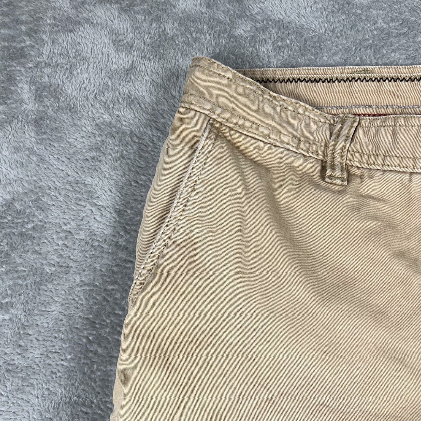 Izod IZOD Shorts Mens Size 40 Cargo Beige Cotton 10 Inseam Zip Flat Front Regular 40in Inseam Casual Travel Outdoor Hiking Mens Size US 40 / EU 56 - 5 Thumbnail