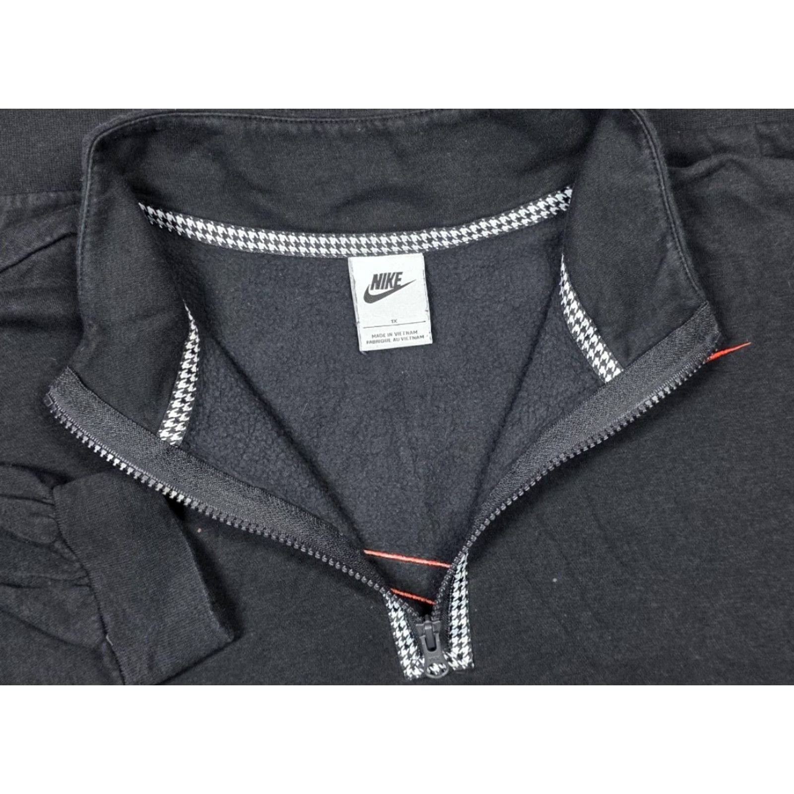 Nike Nike 1/4 Zip Pullover Sweatshirt Men Big 1X Black Swoosh Houndstooth Trim Shirt with Zipper Logo Embroidered College Golf Sportswear Pullover Size US XL / EU 56 / 4 - 2 Thumbnail