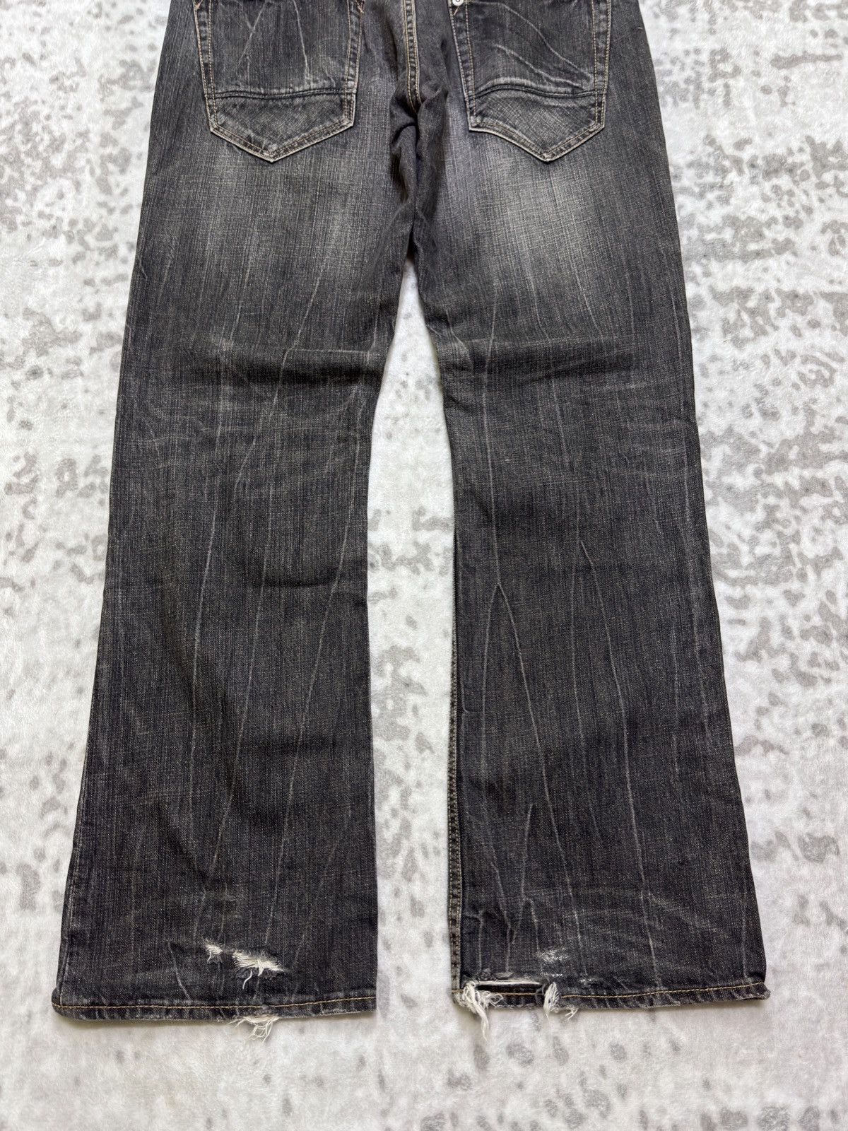 Japanese Brand Vintage UJ Jeans Buckle Back Claw Mark Distressed Denim Size US 33 - 12 Thumbnail