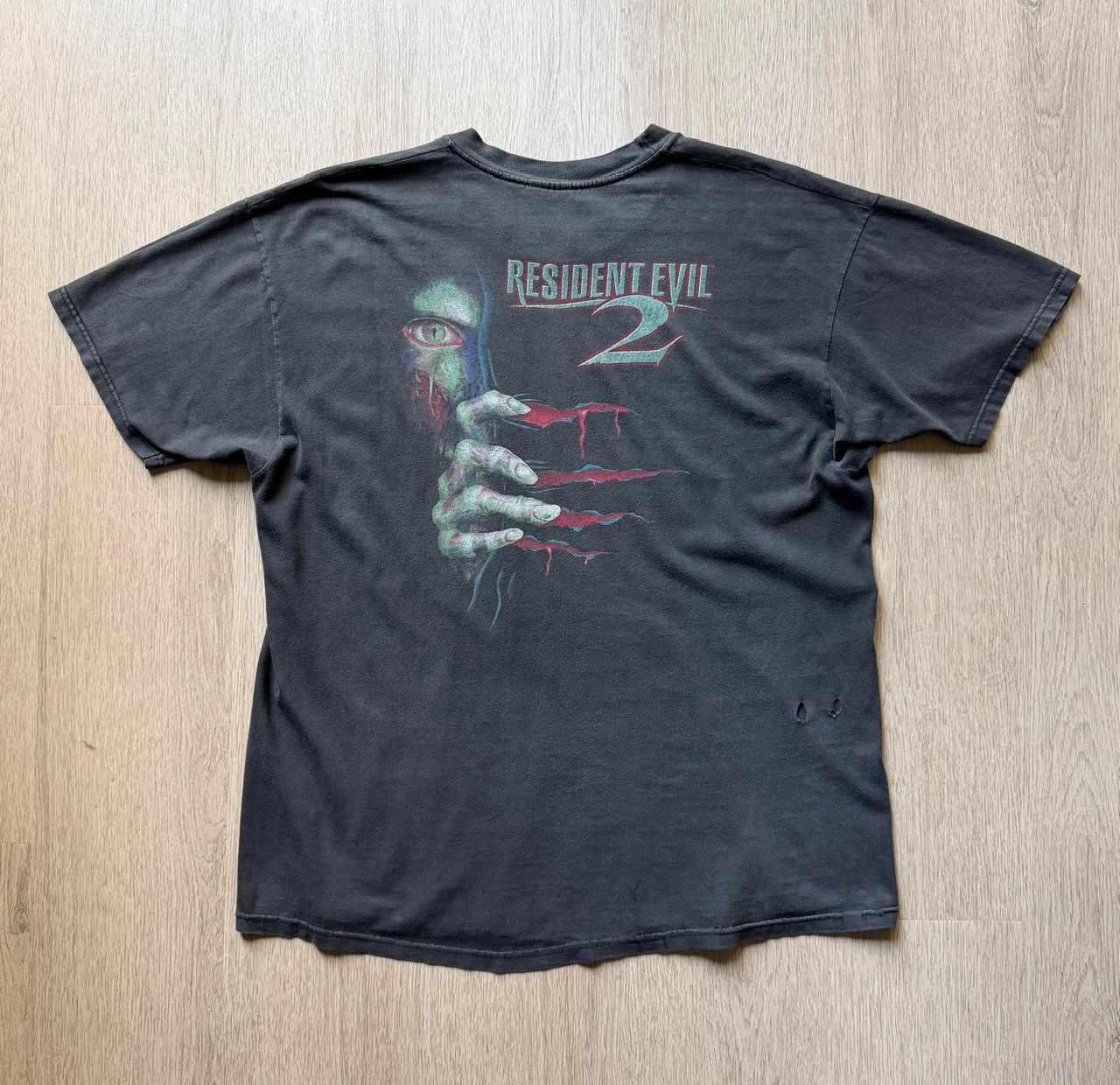 トップス 00s Resident Evil OUTBREAK T-shirt Vintage Vintage 2003 Resident Evil Outbreak PS2 Capcom T-shirt