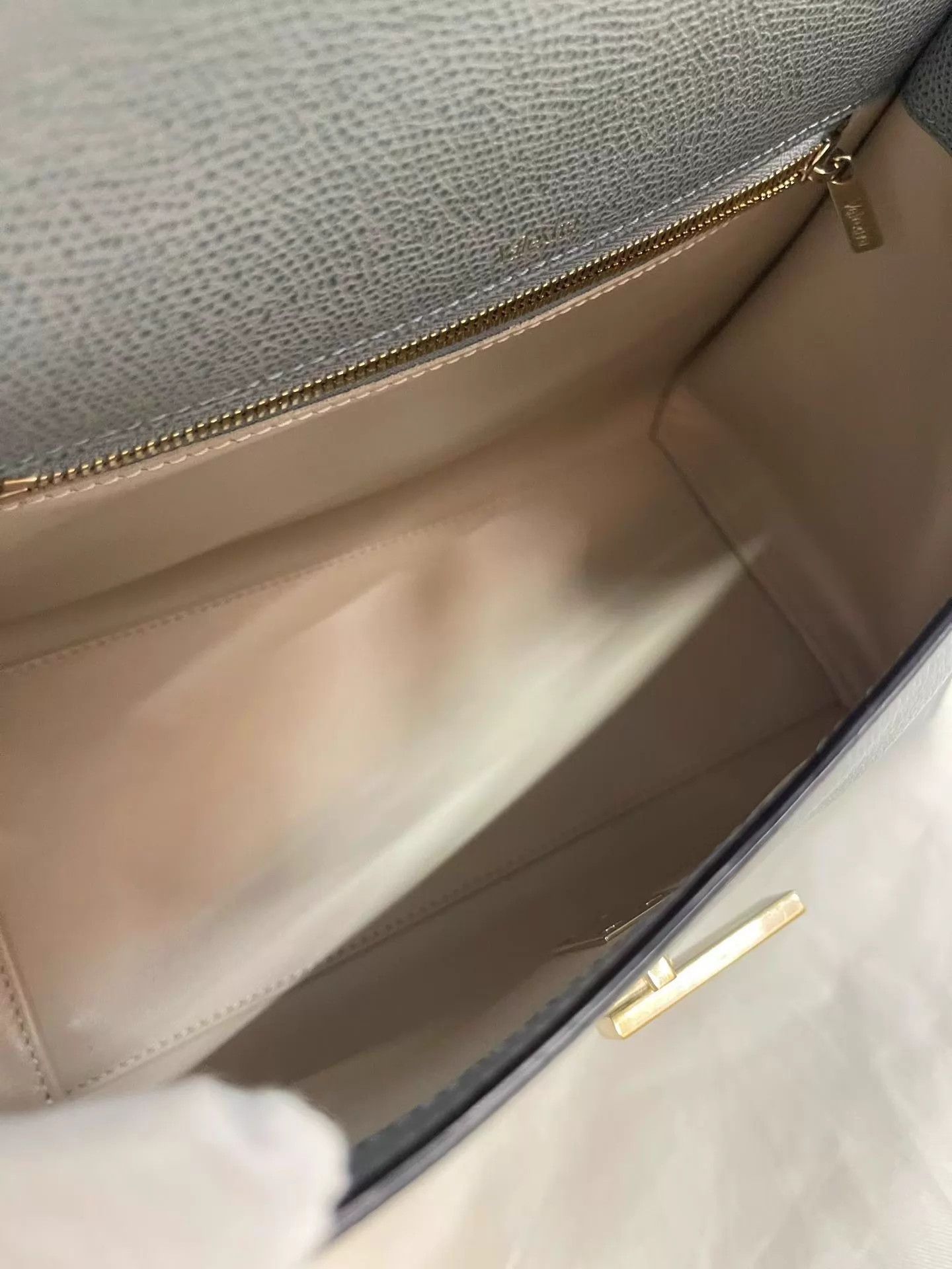 Valextra Valextra lside26 haze blue top/shoulder bag mint 26*18*12 Size ONE SIZE - 9 Thumbnail