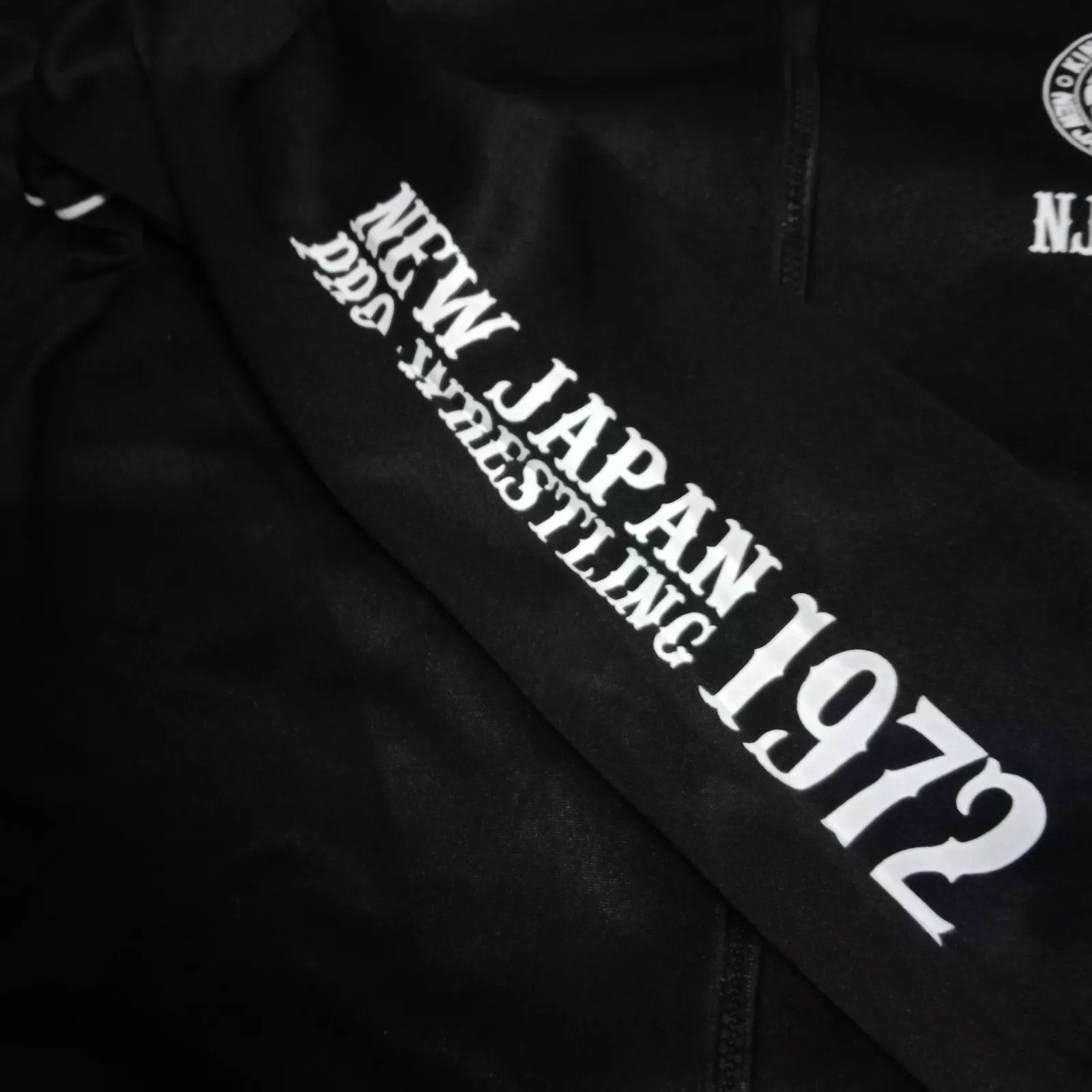 Japanese Brand New Japan Pro Wrestling NJPW Puroresu Japan Track Jacket Size US L / EU 52-54 / 3 - 4 Thumbnail