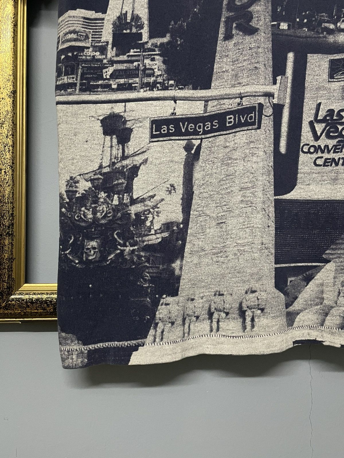 Vintage Rare Vintage 1998 Edwards Teez Iconic Las Vegas OVP Graphic Size US L / EU 52-54 / 3 - 14 Thumbnail