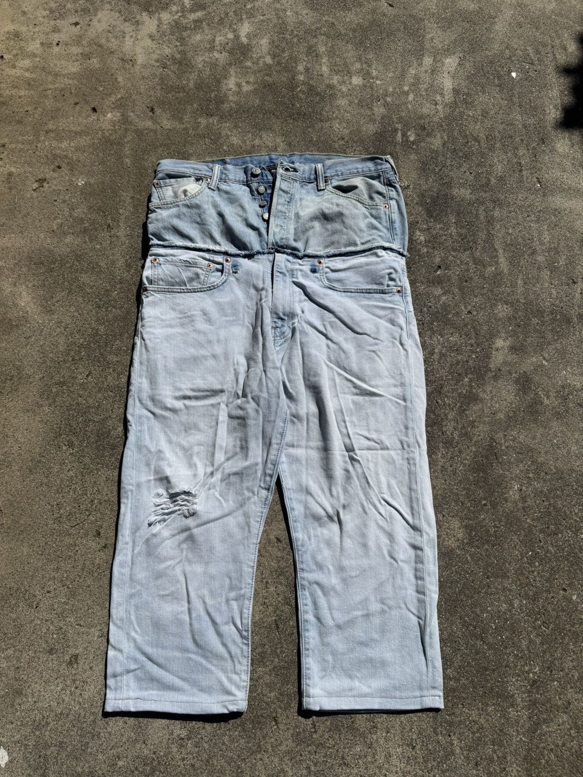 Levi's Levi's light wash denim jeans with frayed hem Size US 32 / EU 48 - 2 Thumbnail